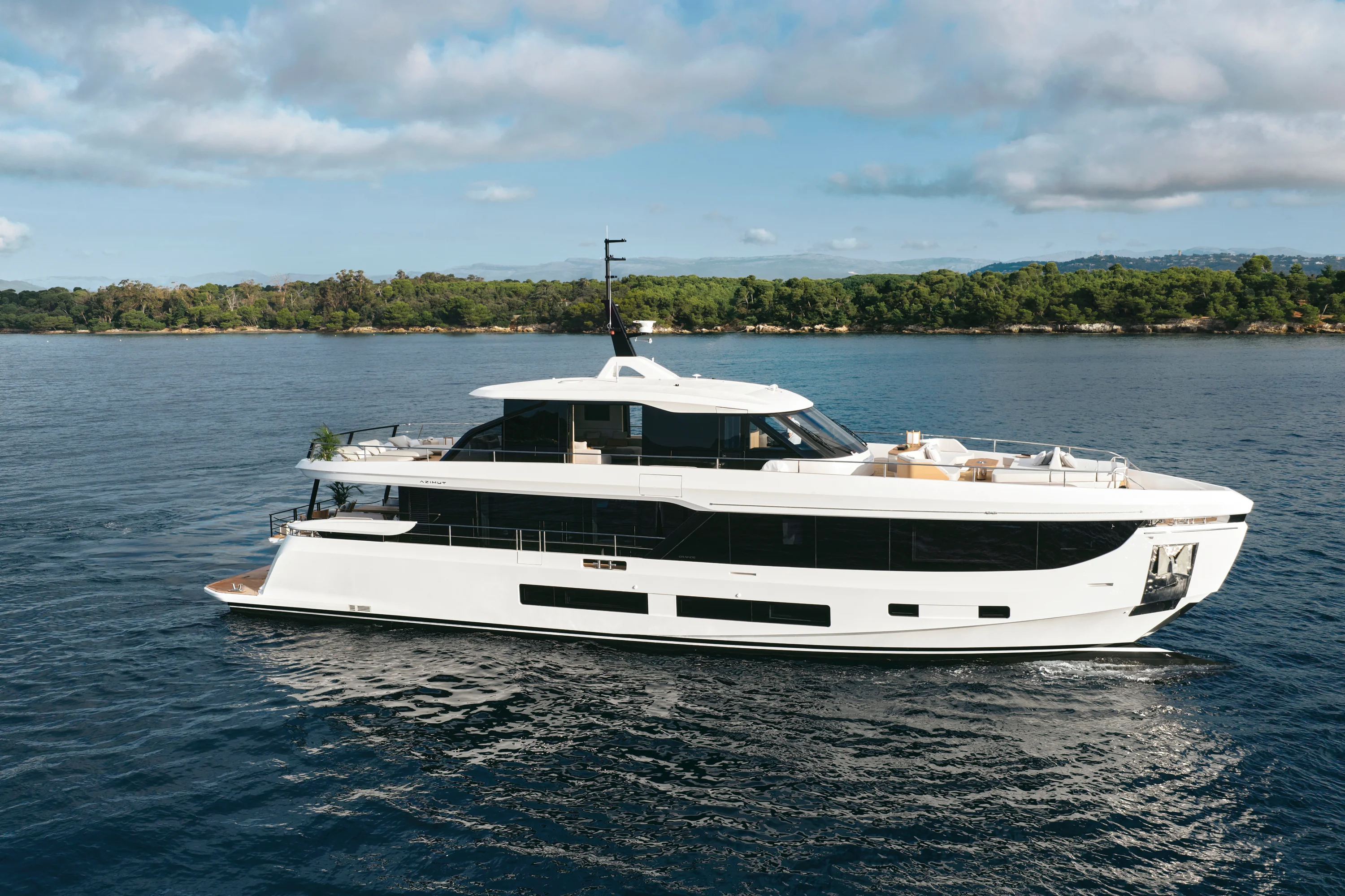 2026 Azimut Grande 30M Image Thumbnail #6