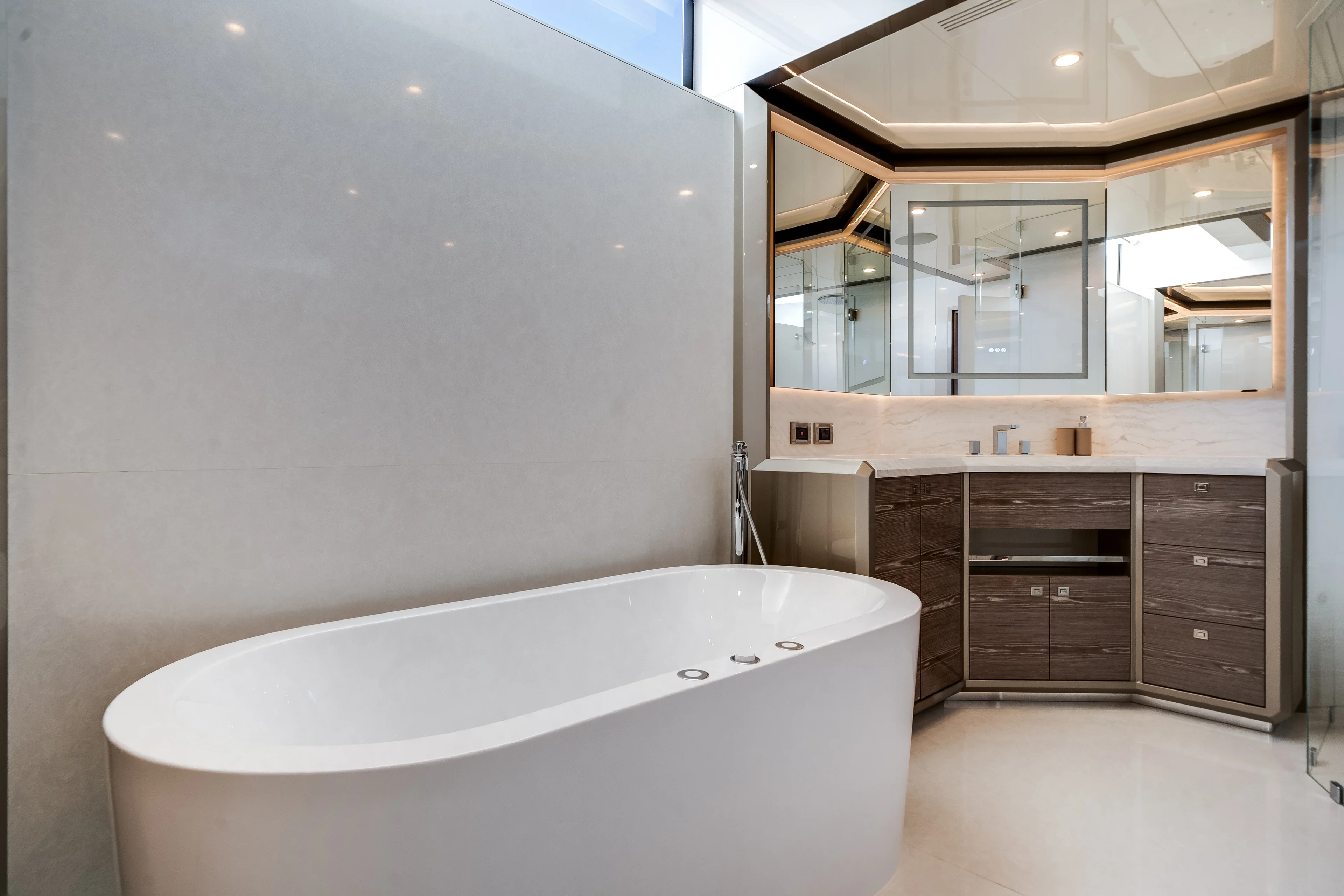 2026 Ocean Alexander 35R Image Thumbnail #70