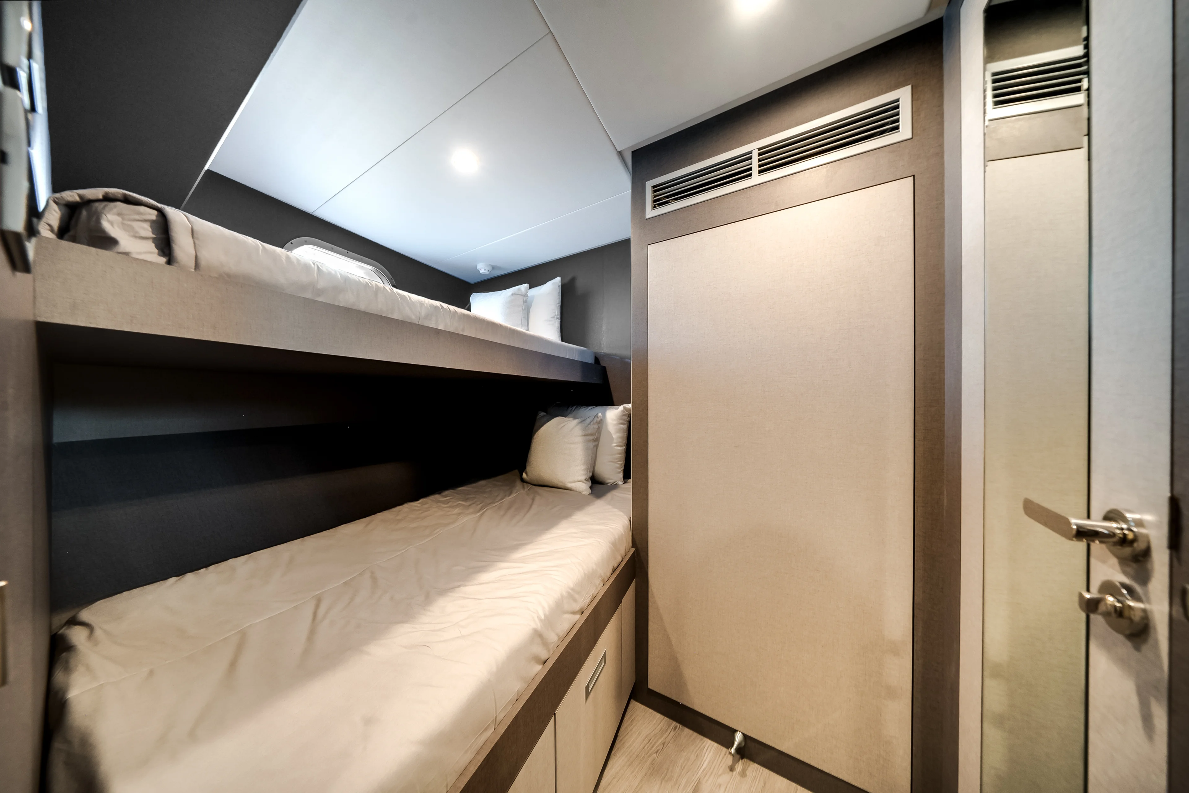 2026 Ocean Alexander 35R Image Thumbnail #37