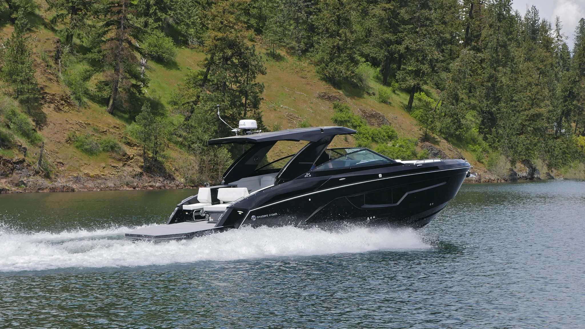 2026 Cruisers Yachts 34 GLS Image Thumbnail #2