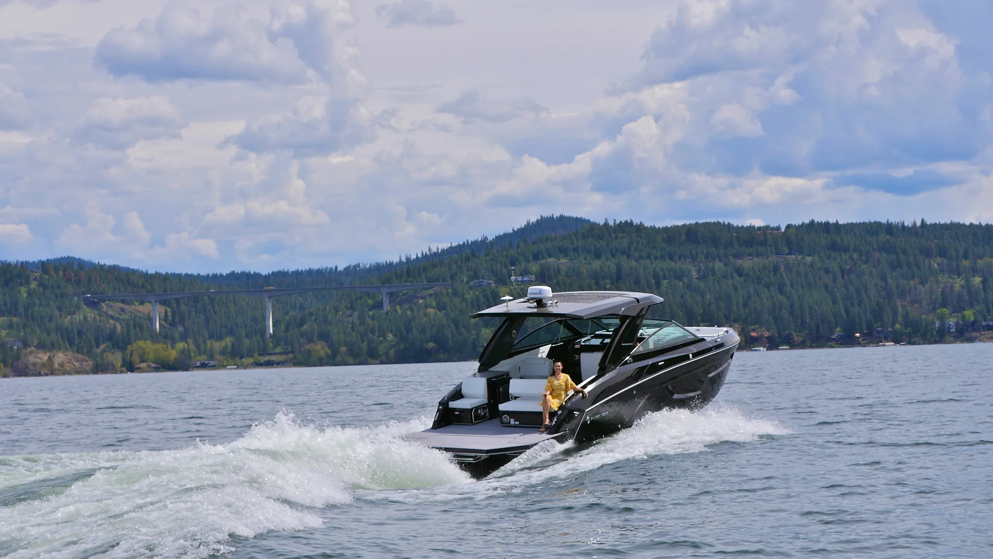 2026 Cruisers Yachts 34 GLS Image Thumbnail #9