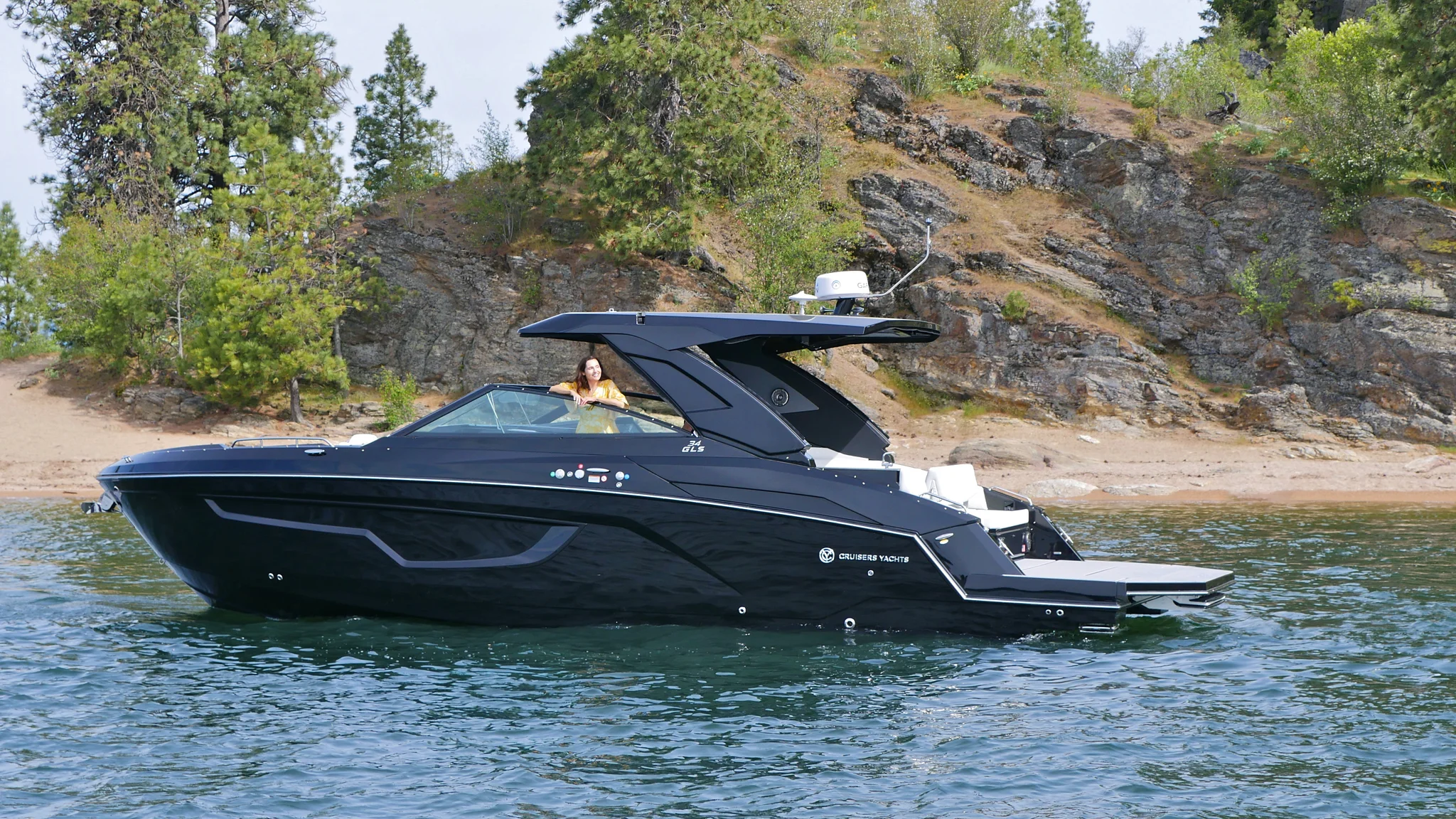 2026 Cruisers Yachts 34 GLS Image Thumbnail #4