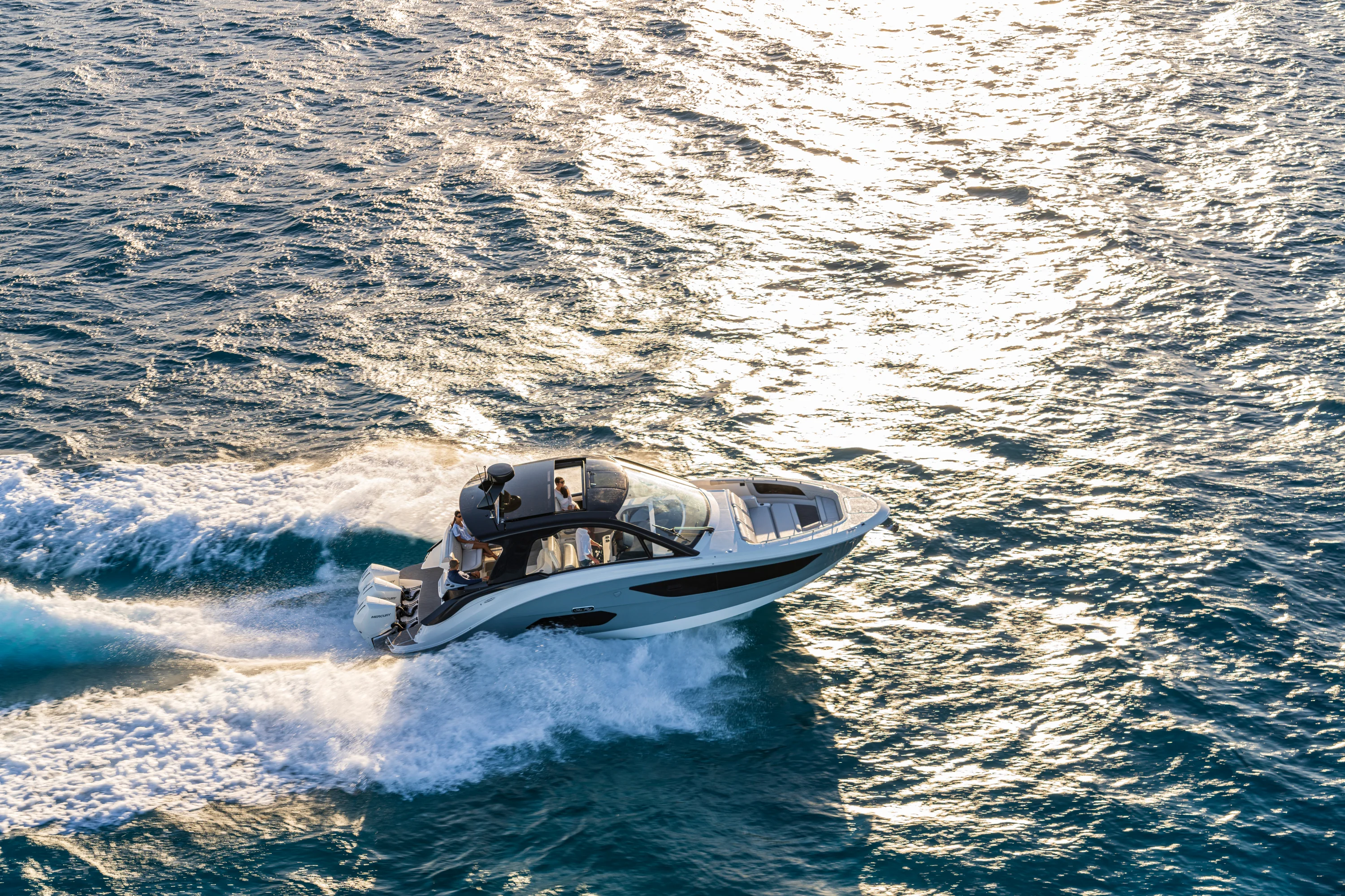 2026 Sea Ray Sundancer 370 Outboard Image Thumbnail #13