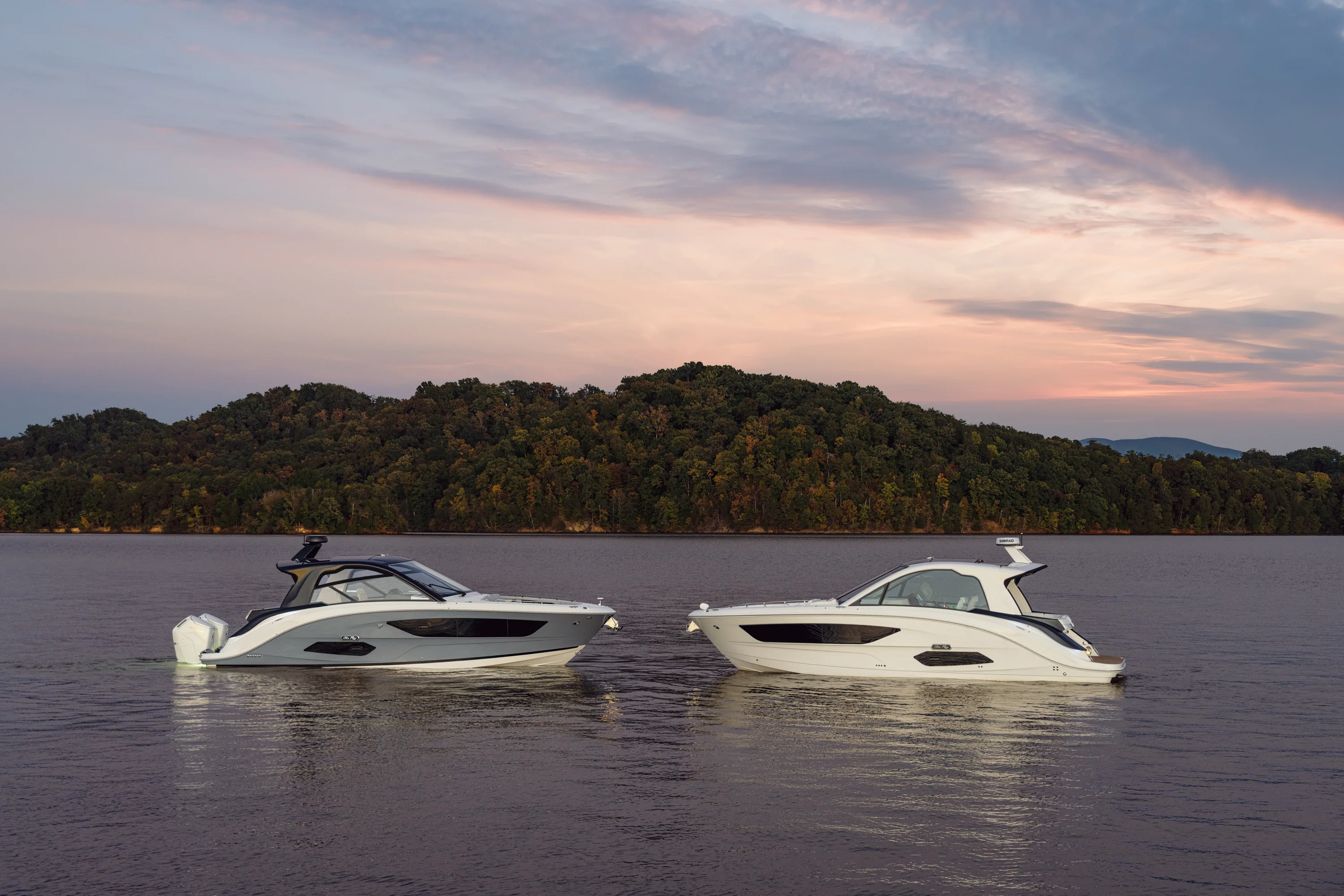 2026 Sea Ray Sundancer 370 Outboard Image Thumbnail #37