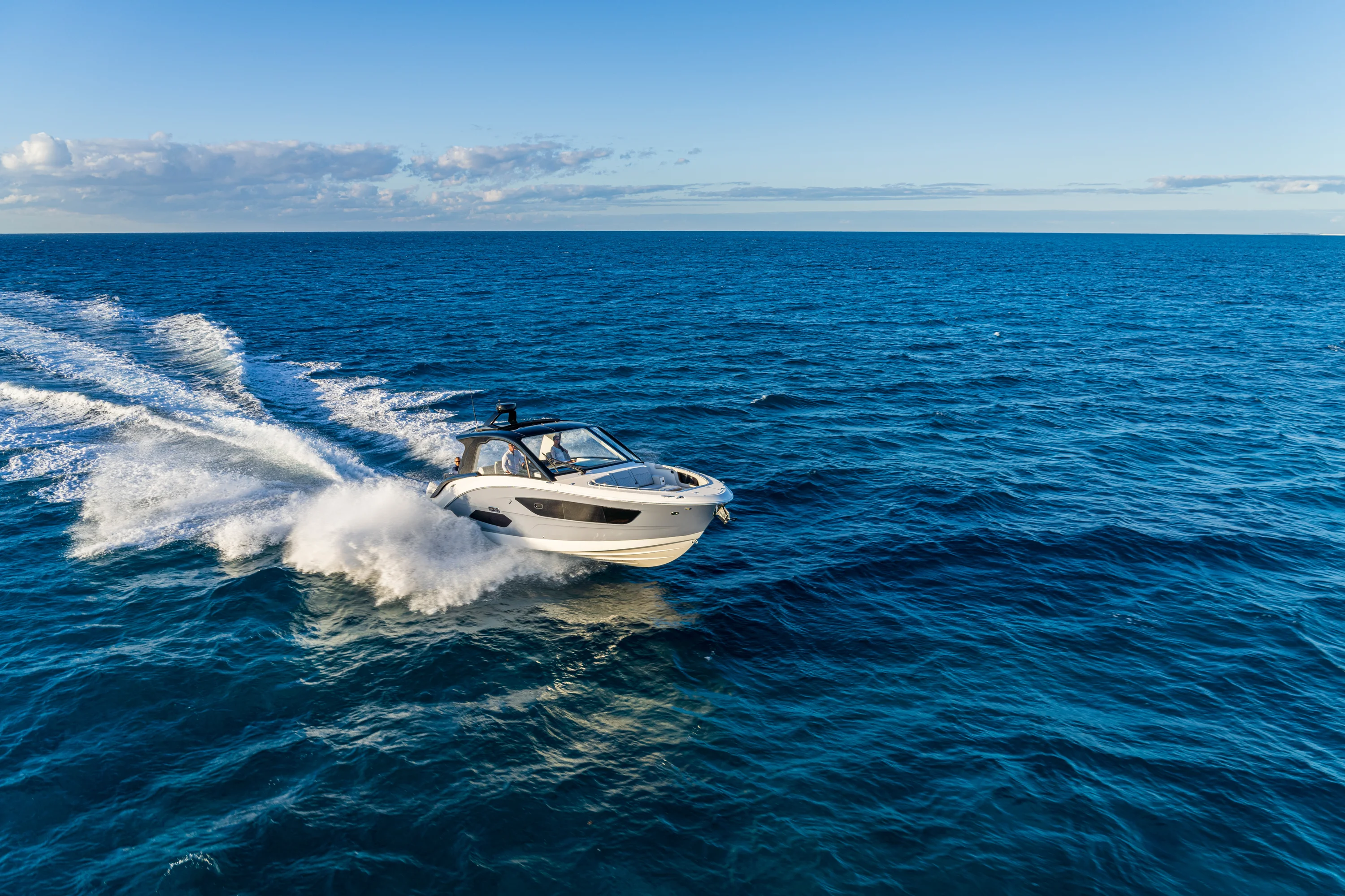 2026 Sea Ray Sundancer 370 Outboard Image Thumbnail #28