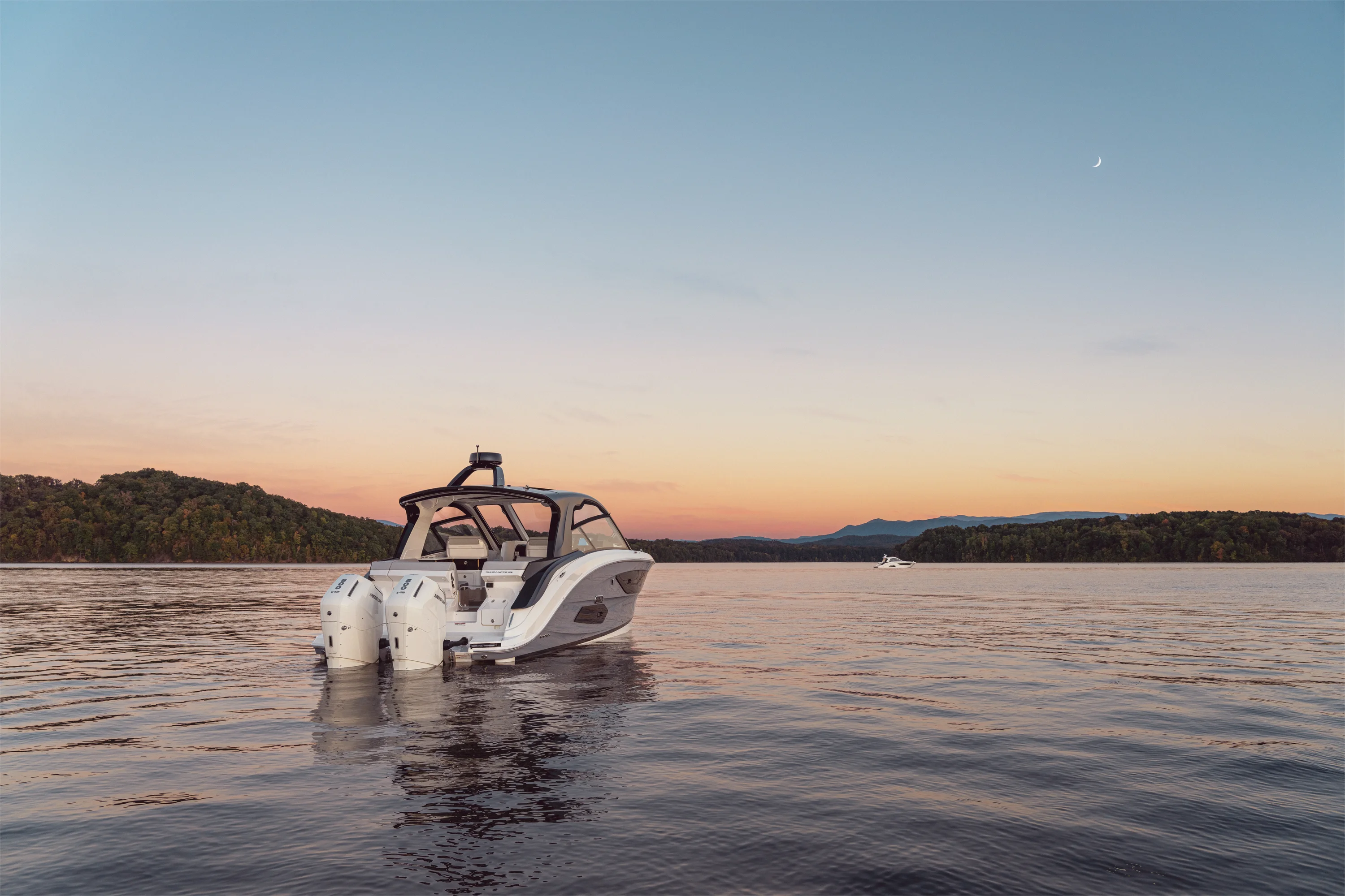 2026 Sea Ray Sundancer 370 Outboard Image Thumbnail #39