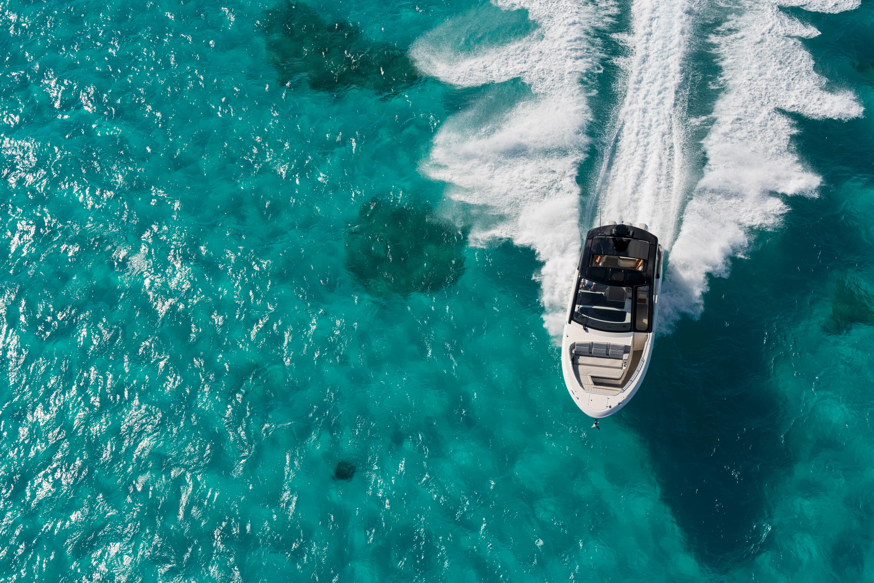 2026 Sea Ray Sundancer 370 Outboard Image Thumbnail #8
