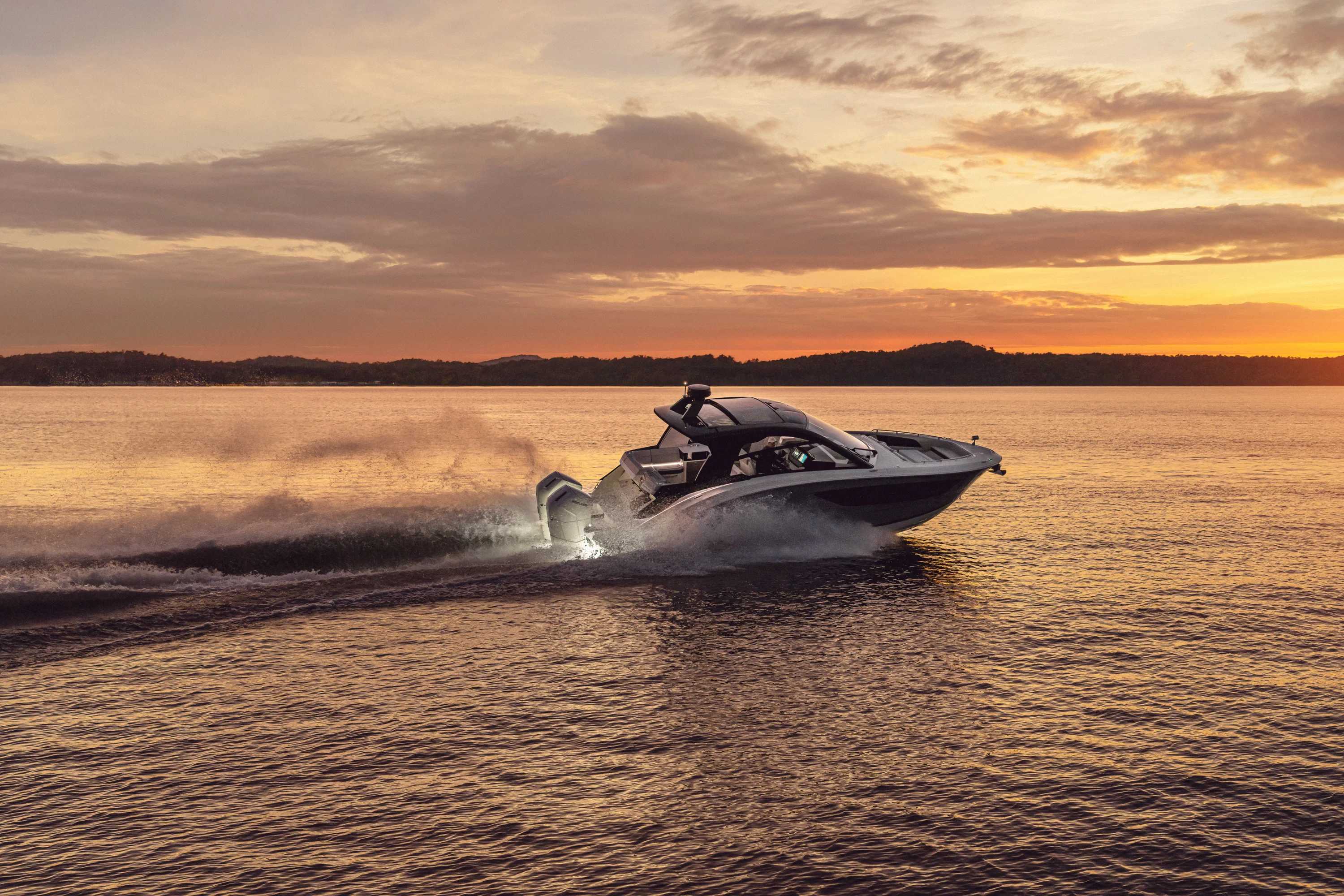 2026 Sea Ray Sundancer 370 Outboard Image Thumbnail #2