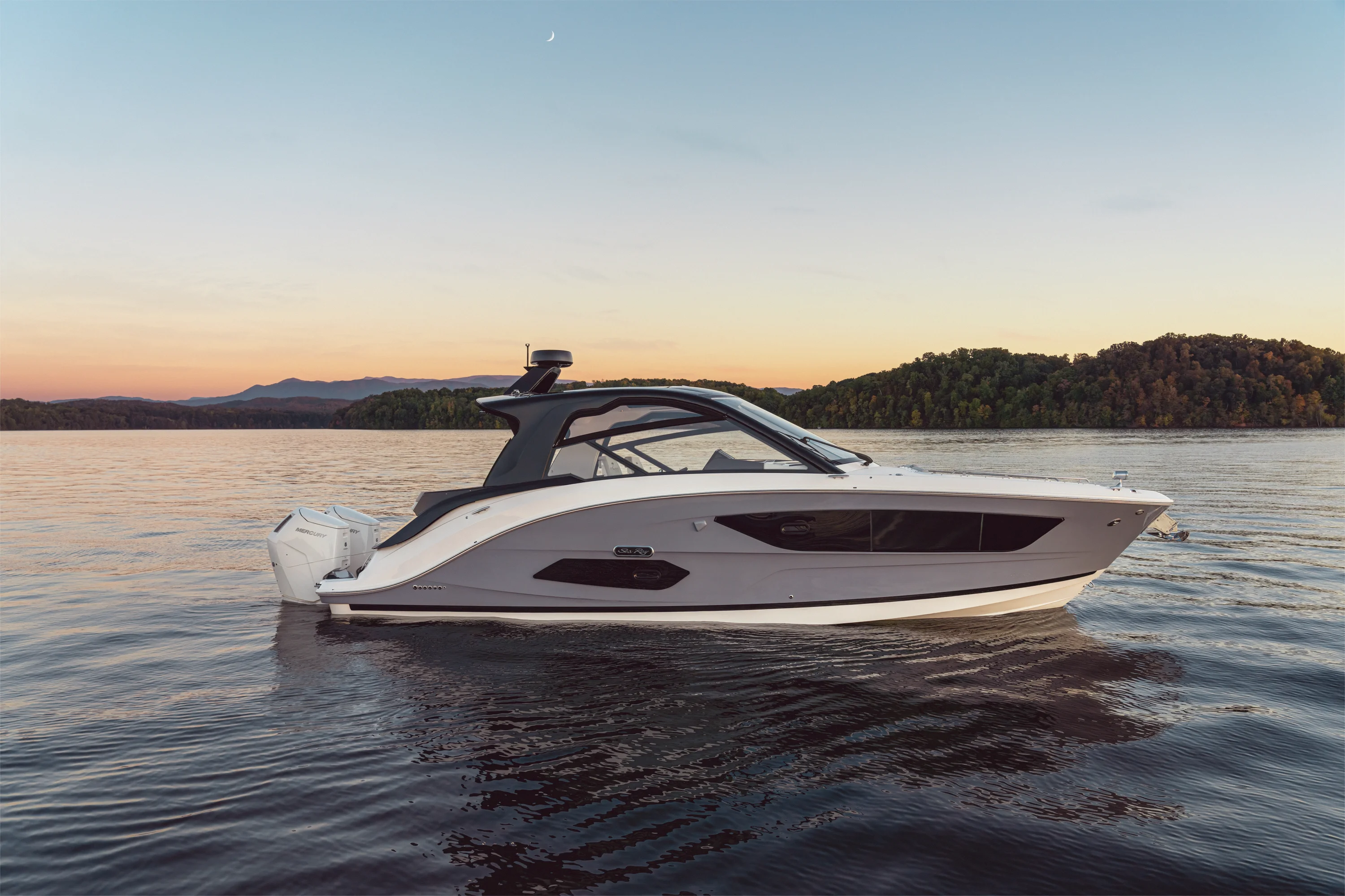 2026 Sea Ray Sundancer 370 Outboard Image Thumbnail #3