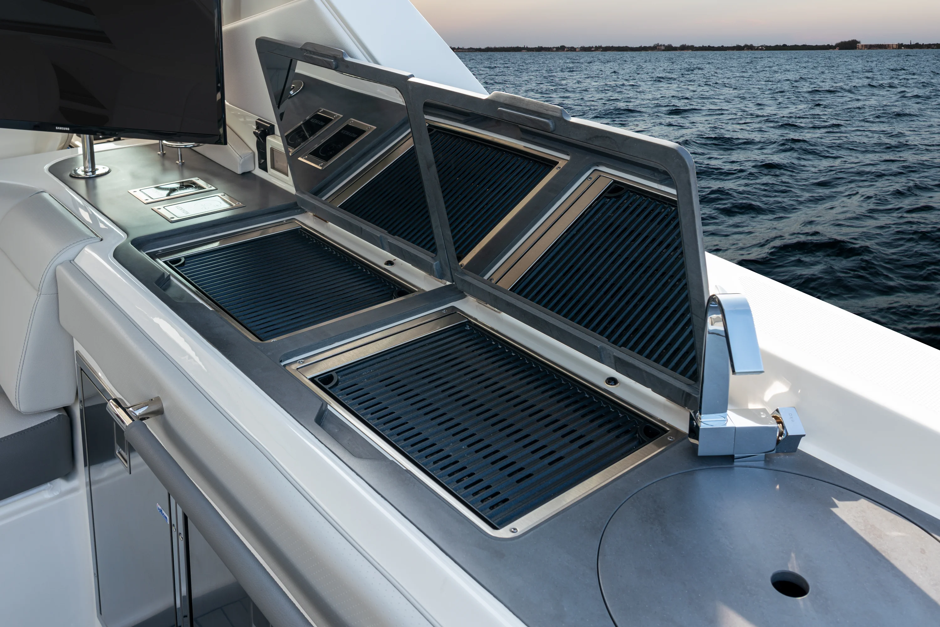 2026 Sea Ray SLX 400 Image Thumbnail #15