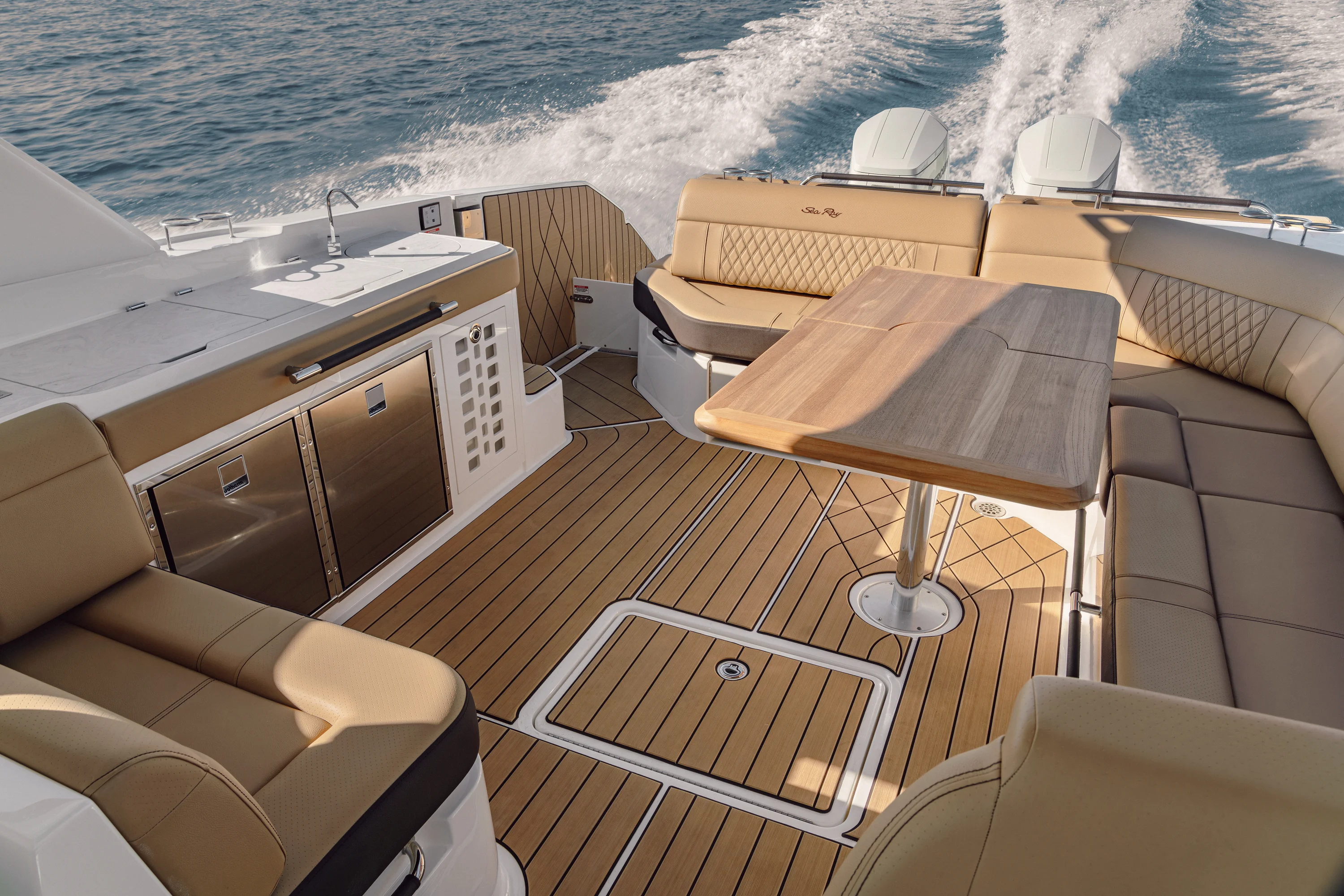 2026 Sea Ray SLX 400 Outboard Image Thumbnail #25