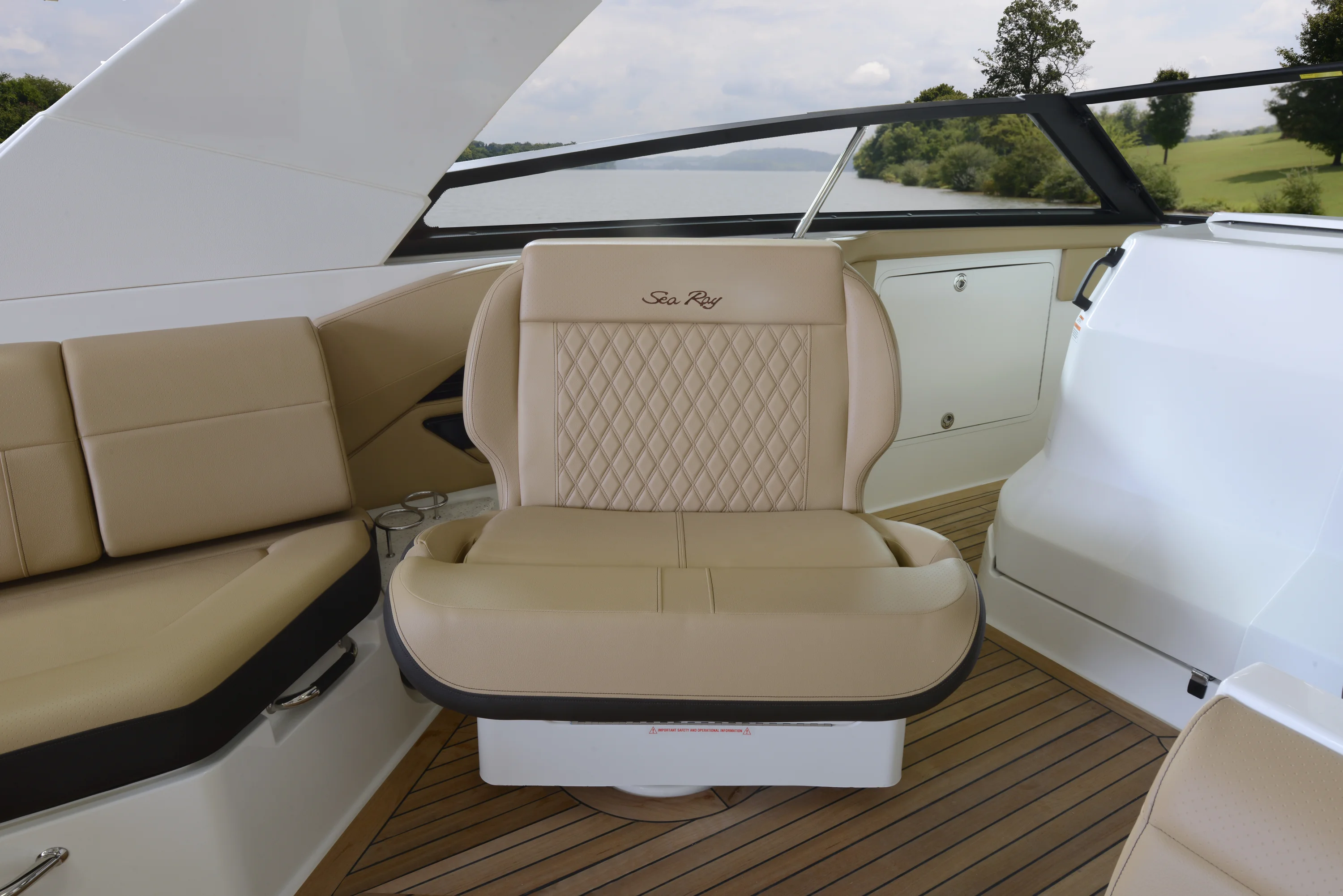 2026 Sea Ray SLX 400 Outboard Image Thumbnail #43