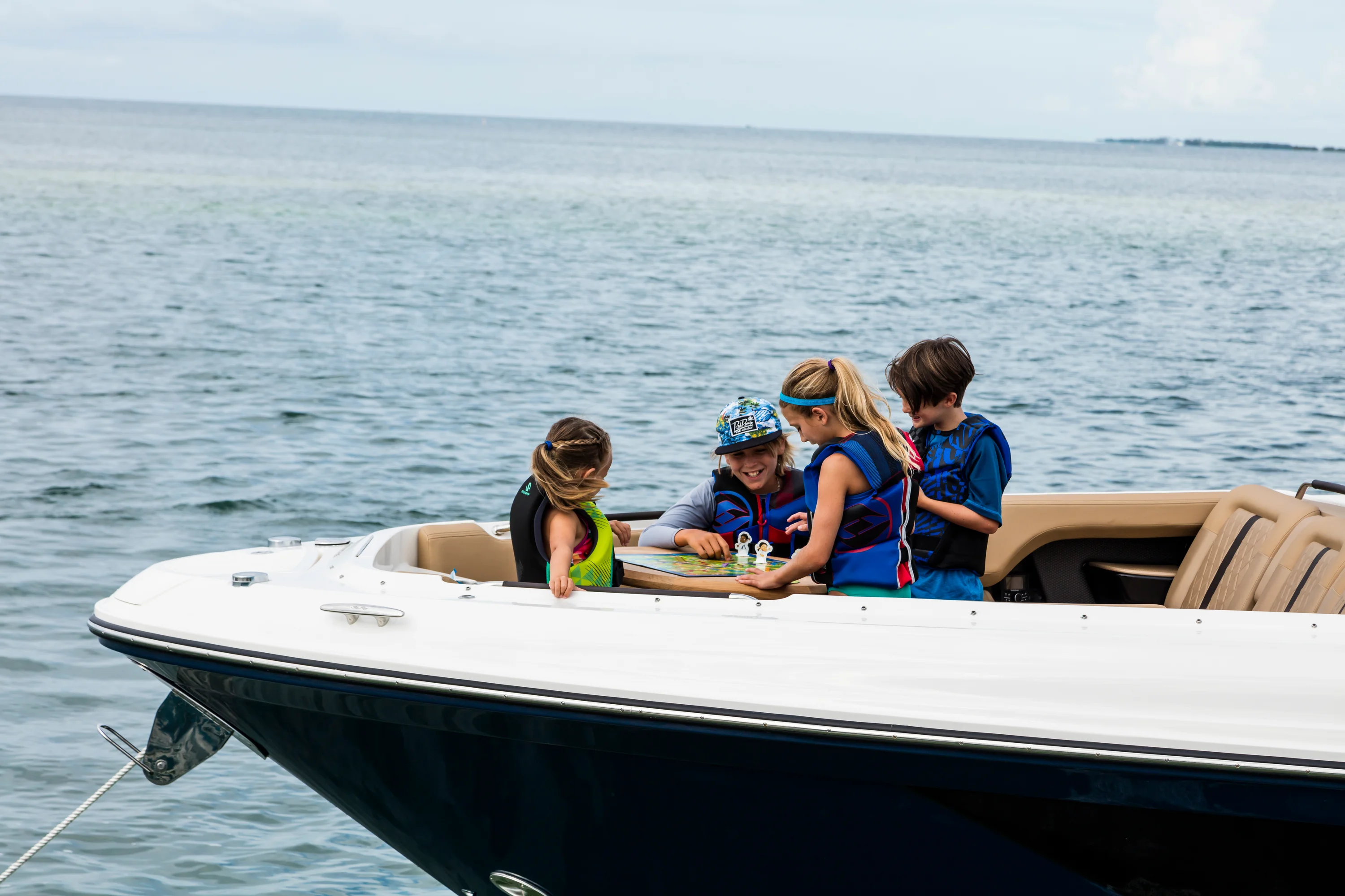 2026 Sea Ray SLX 400 Outboard Image Thumbnail #35