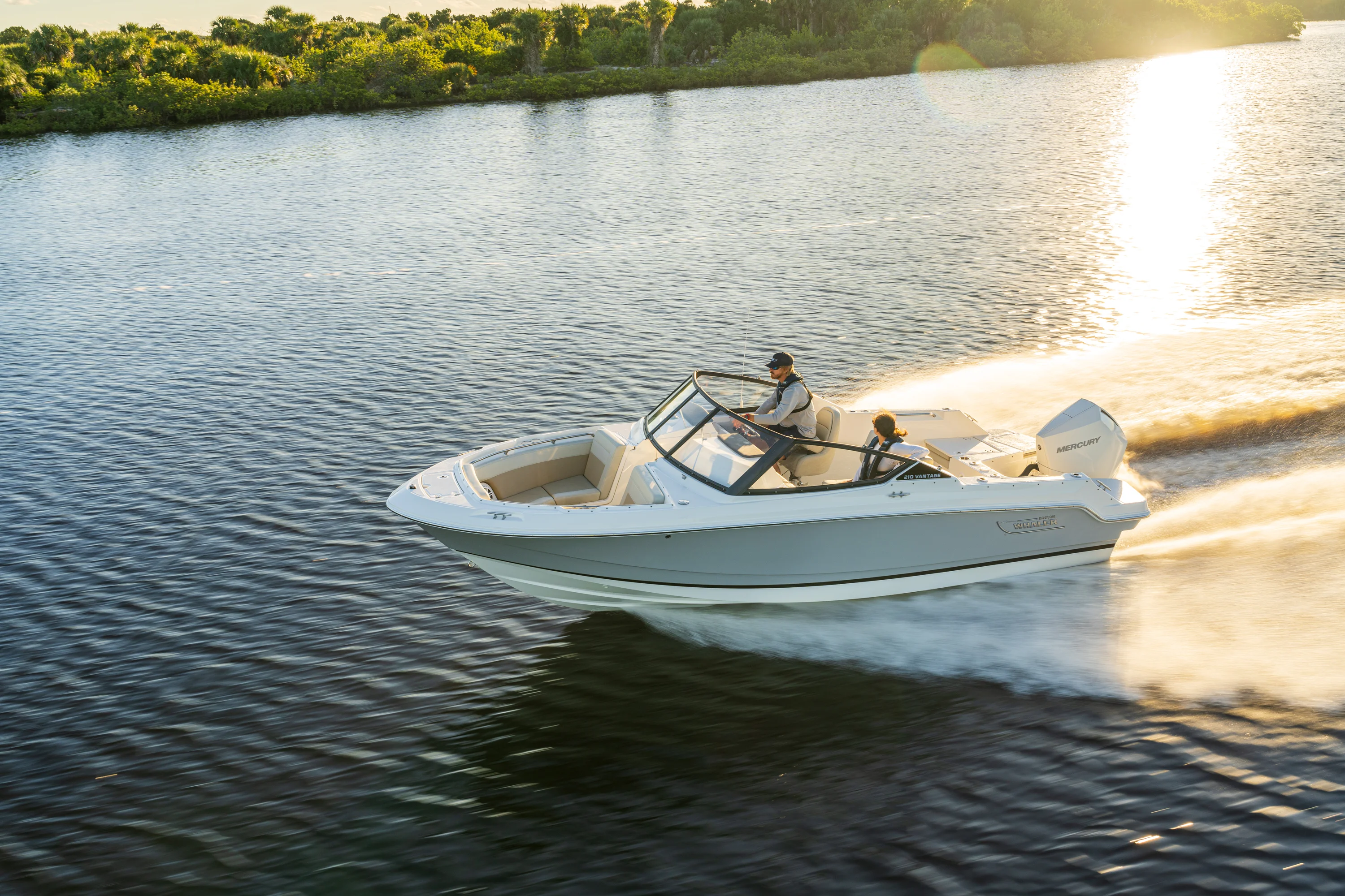 2026 Boston Whaler 210 Vantage Image Thumbnail #2