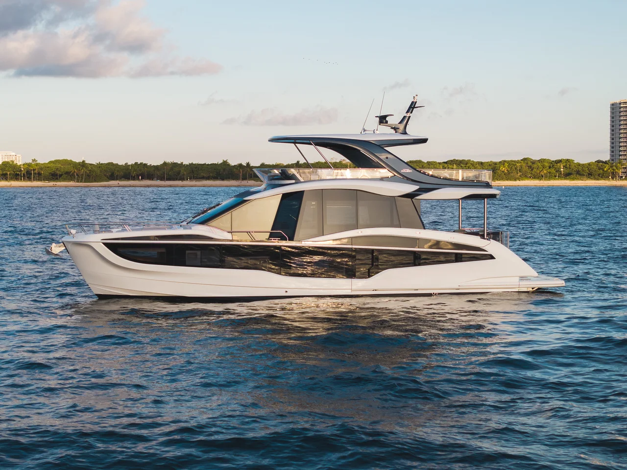 2026 Galeon 620 FLY Image Thumbnail #1
