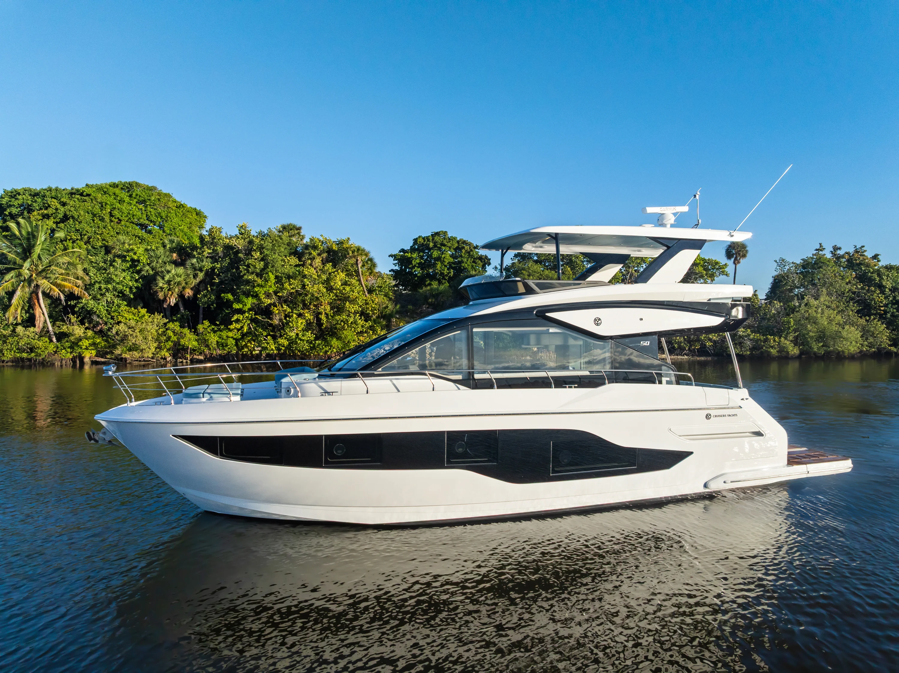2026 Cruisers Yachts 50 FLY Image Thumbnail #22