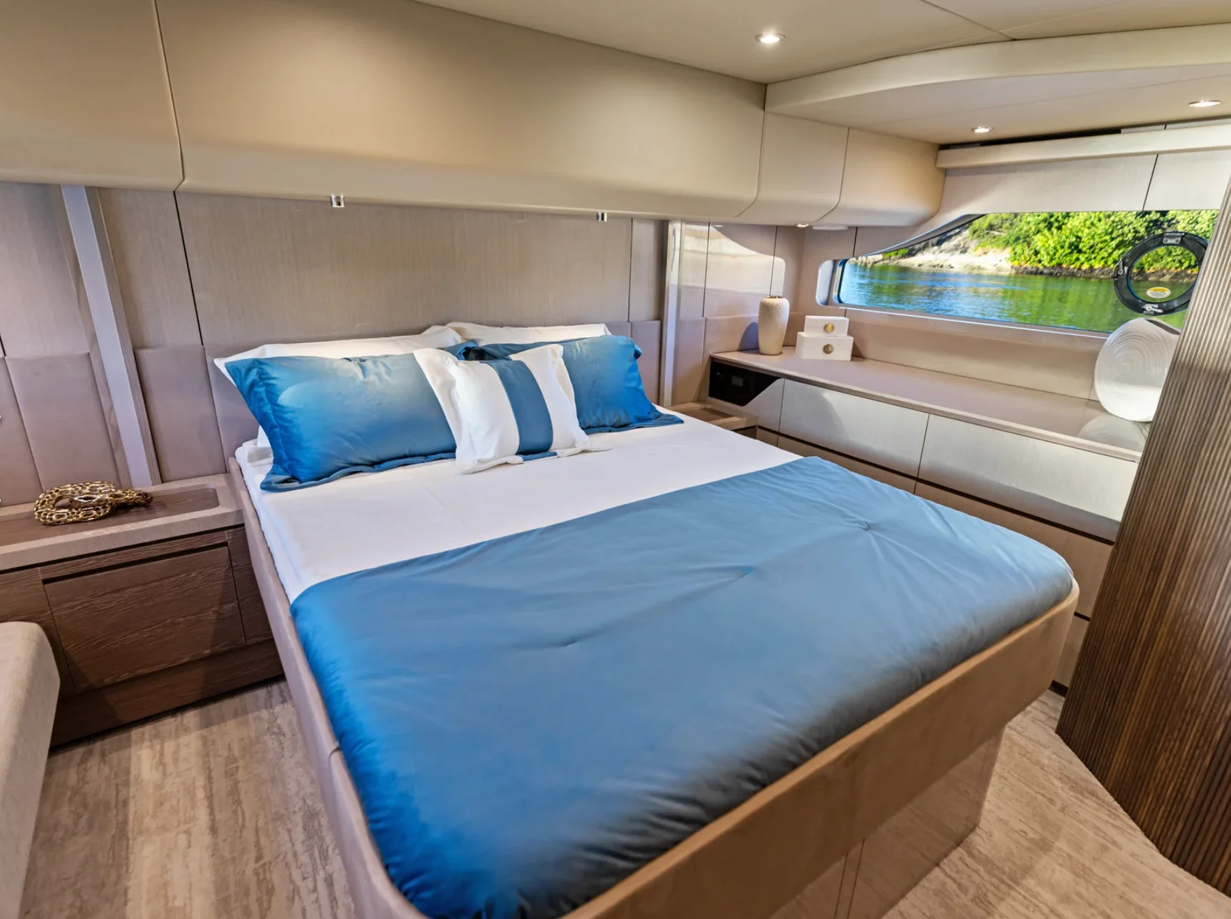 2026 Cruisers Yachts
                                                             50 FLY Image Thumbnail #55