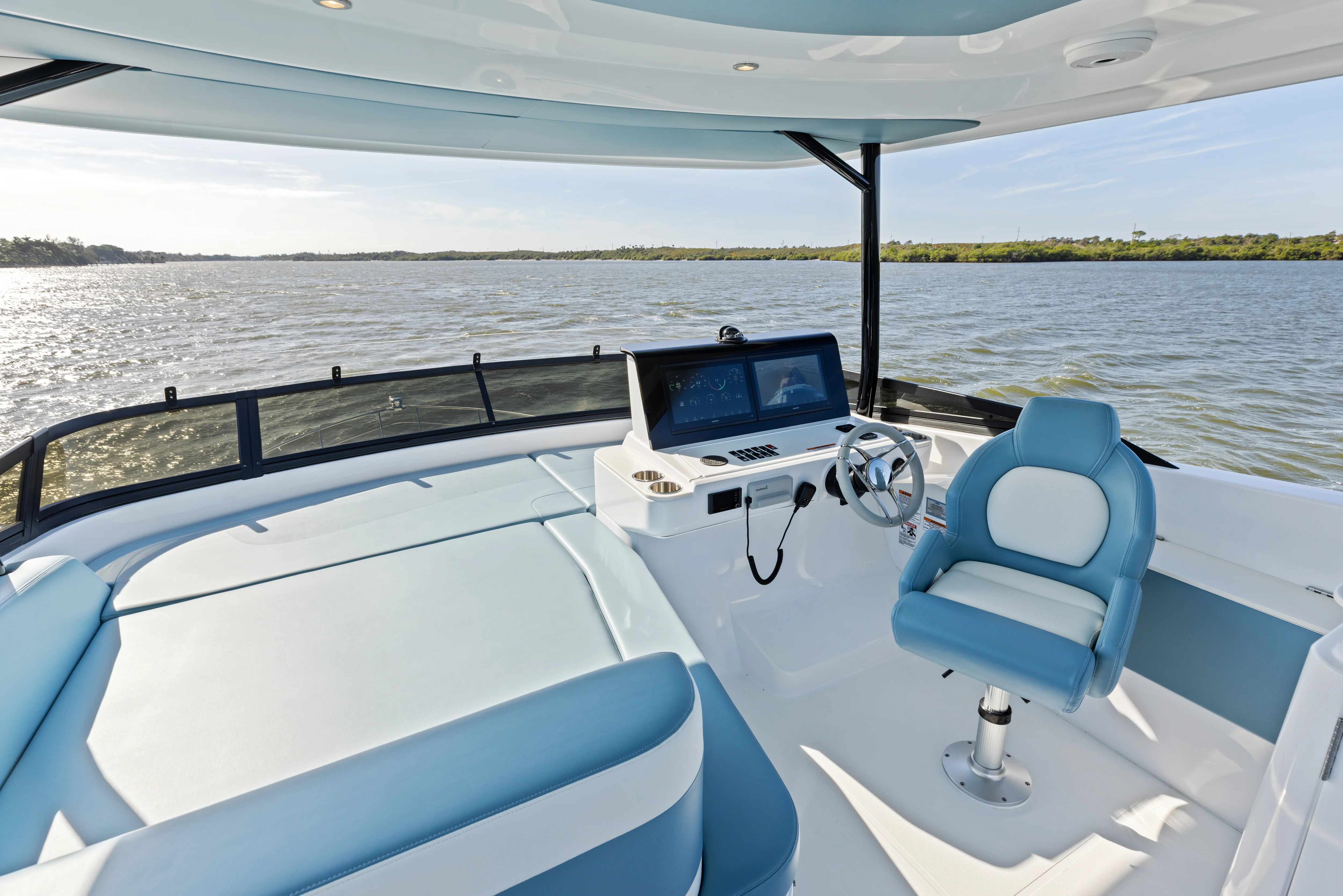 2026 Cruisers Yachts 50 FLY Image Thumbnail #42