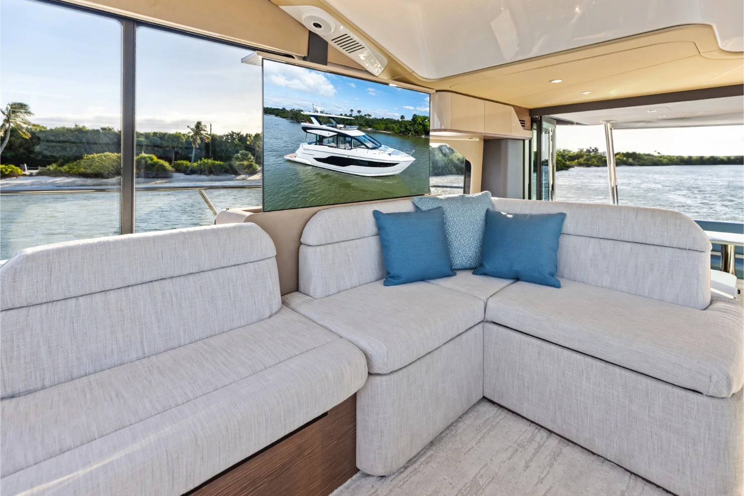 2026 Cruisers Yachts
                                                             50 FLY Image Thumbnail #48