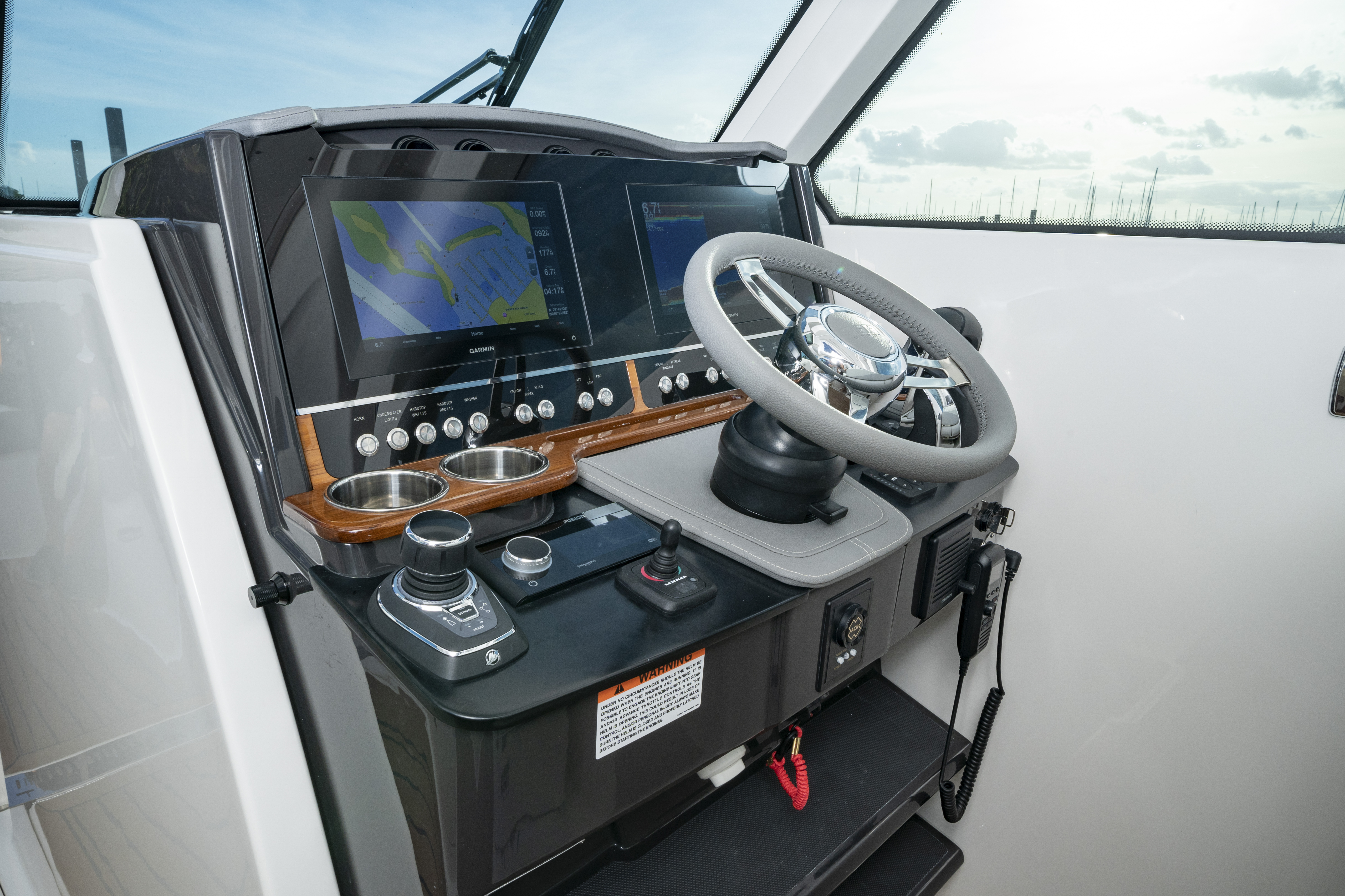 2026 Tiara Yachts 34 LX Image Thumbnail #4