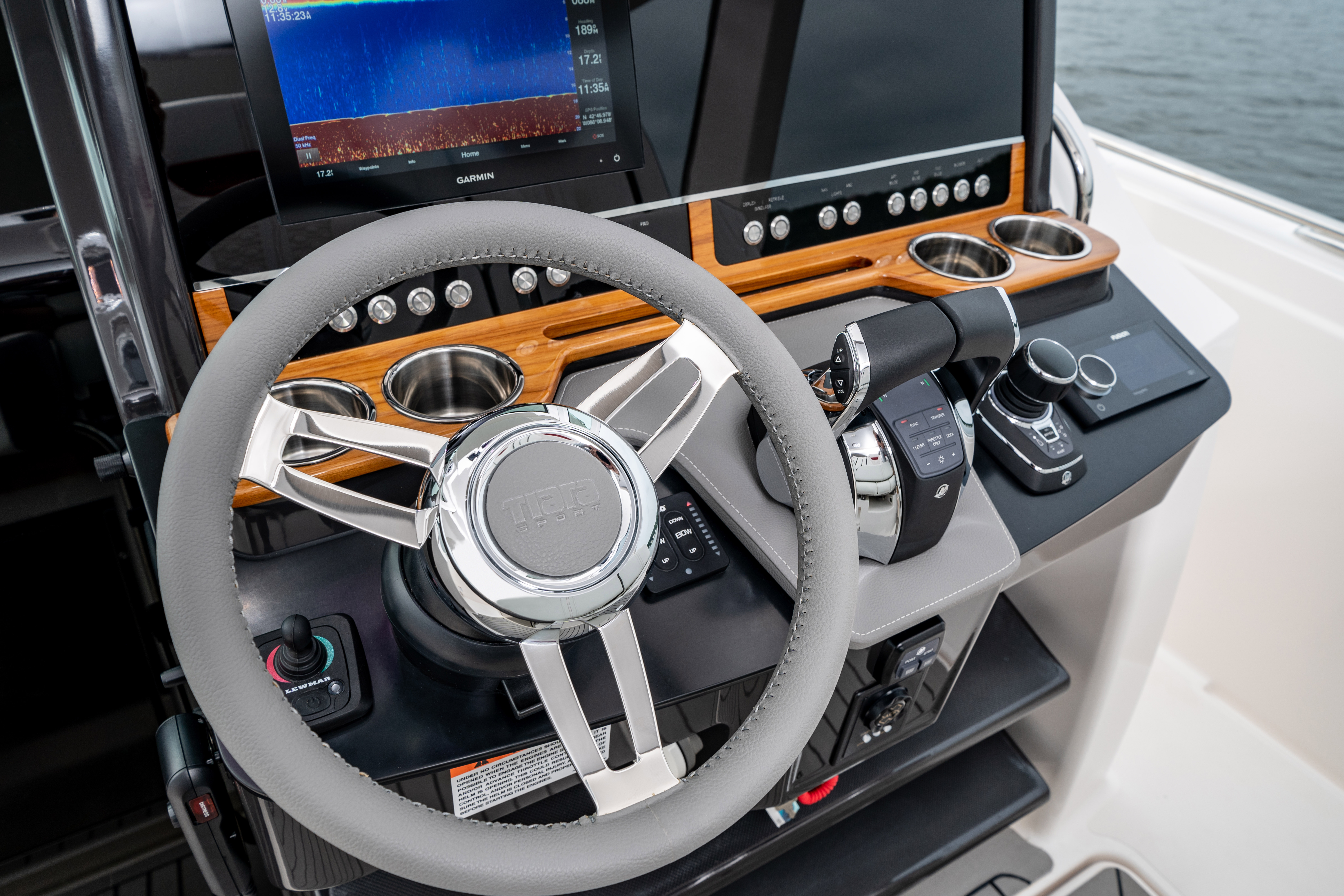 2026 Tiara Yachts 34 LS Image Thumbnail #5