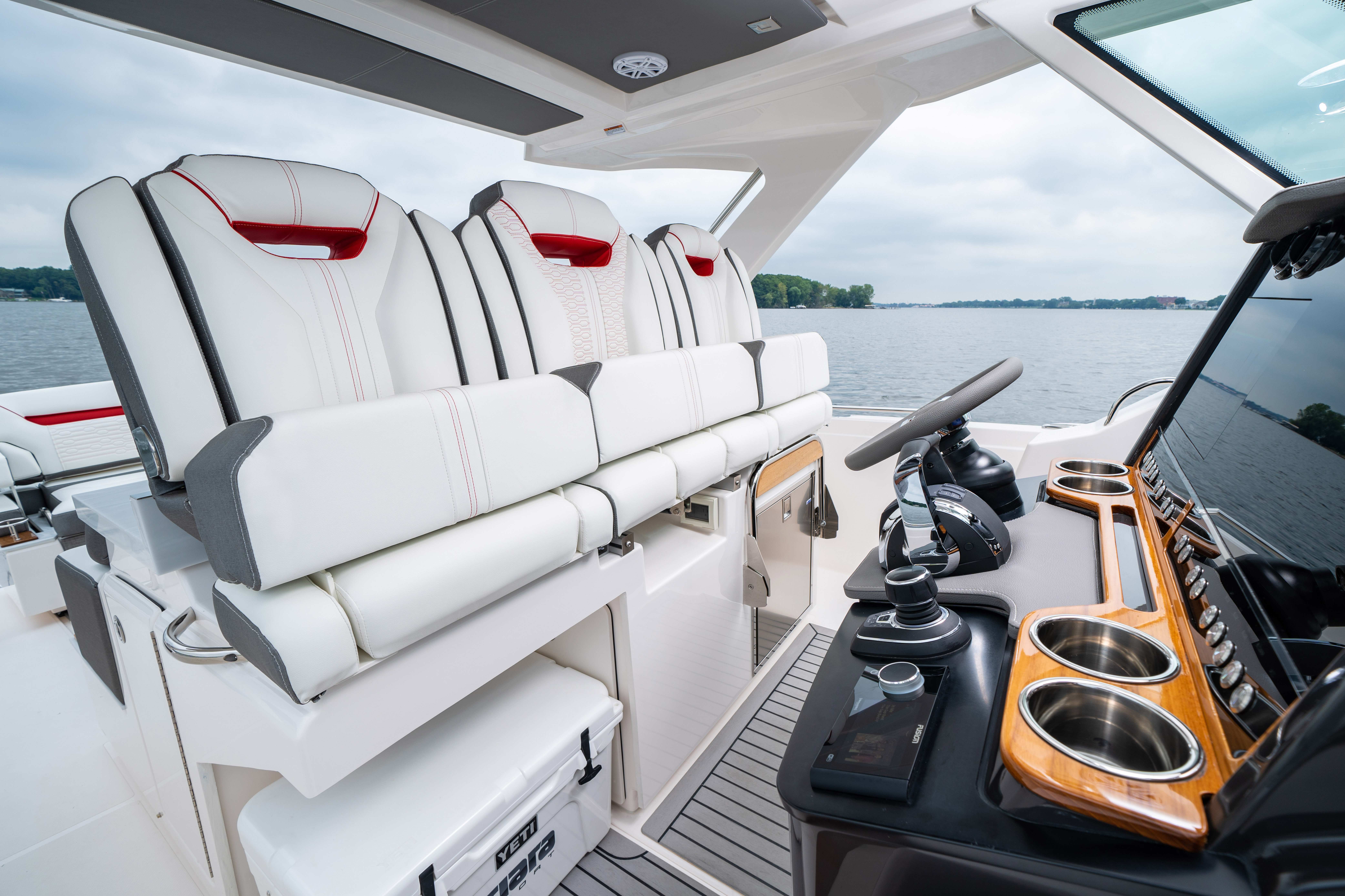 2026 Tiara Yachts 34 LS Image Thumbnail #6