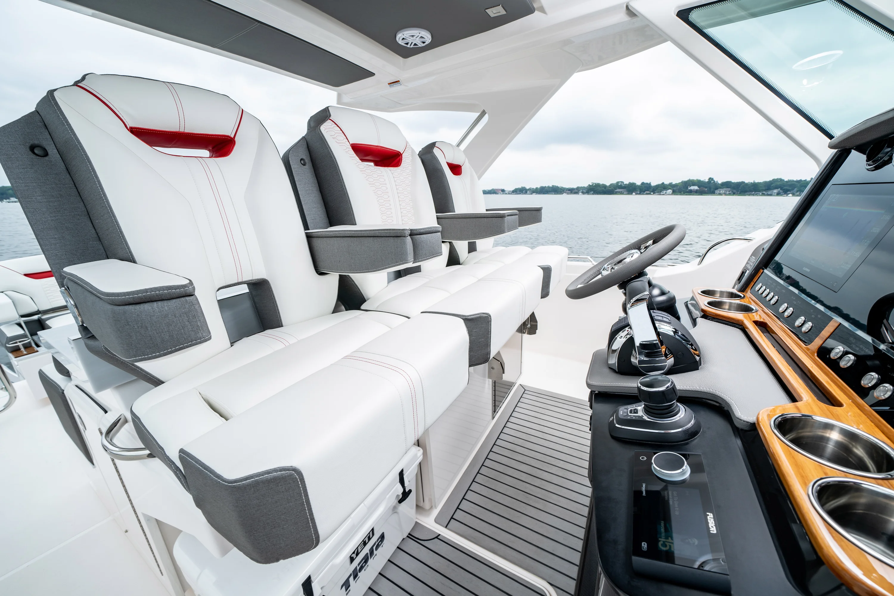 2026 Tiara Yachts 34 LS Image Thumbnail #7