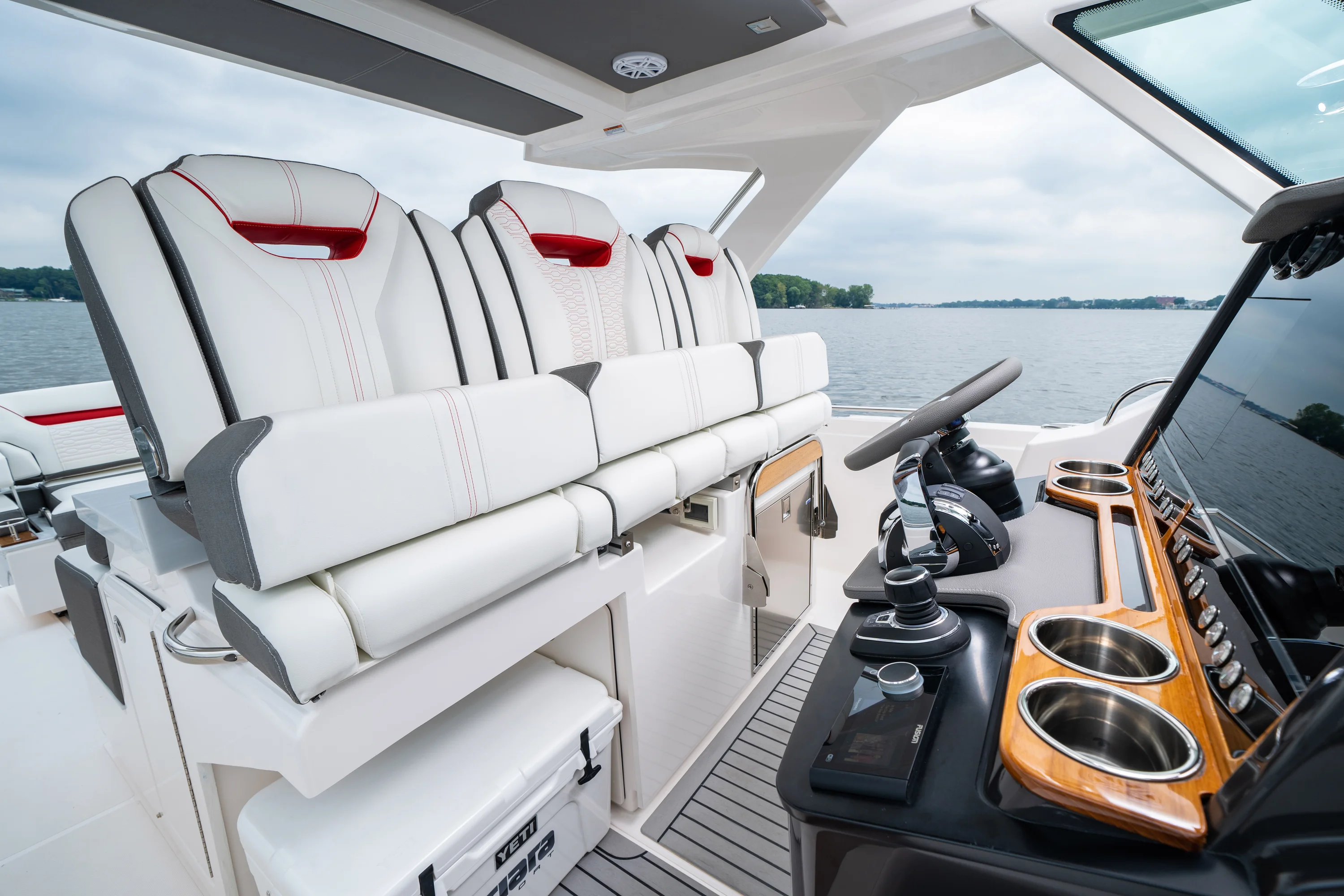 2026 Tiara Yachts 34 LS Image Thumbnail #6