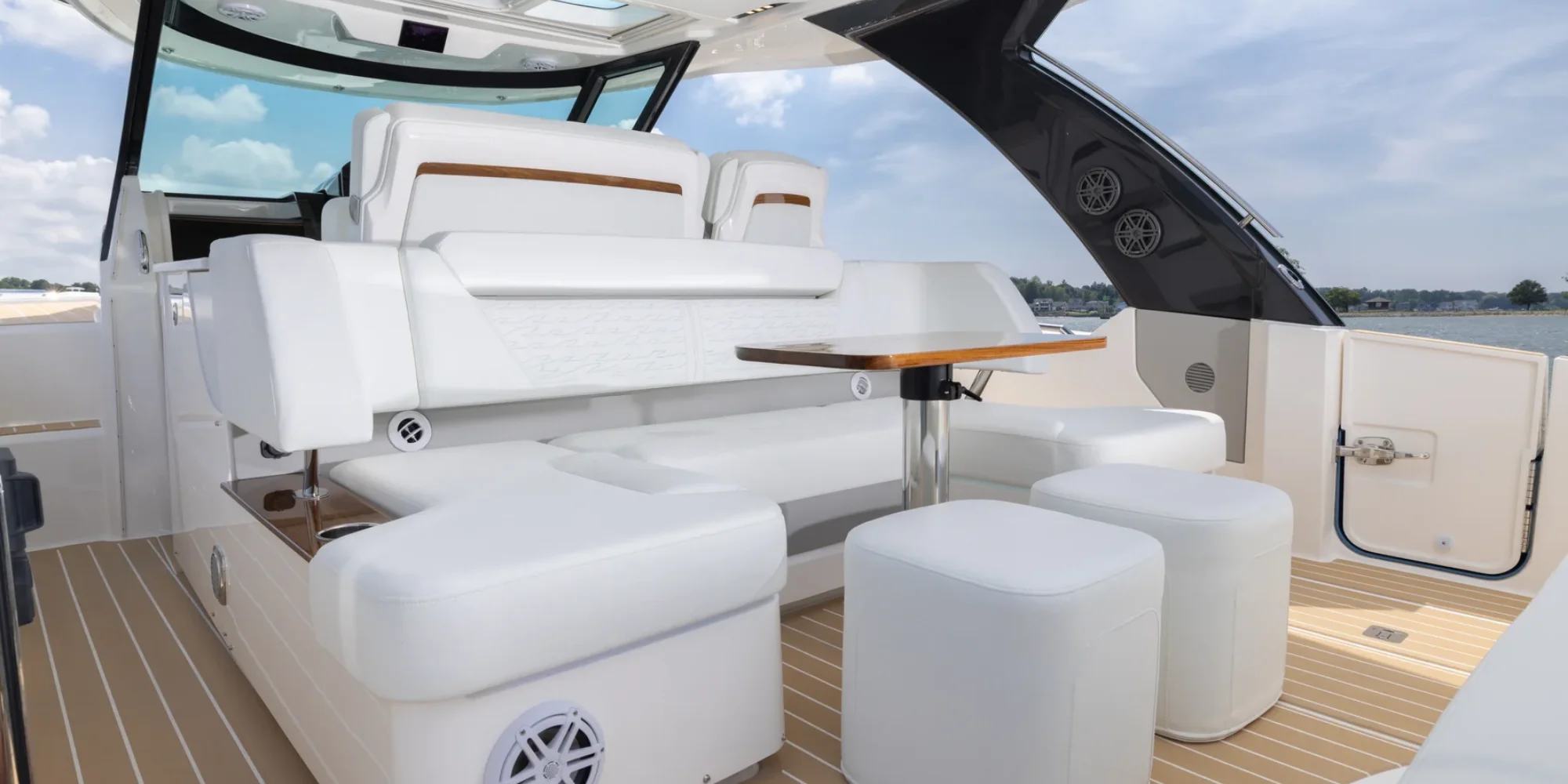 2026 Tiara Yachts 39 LS Image Thumbnail #6