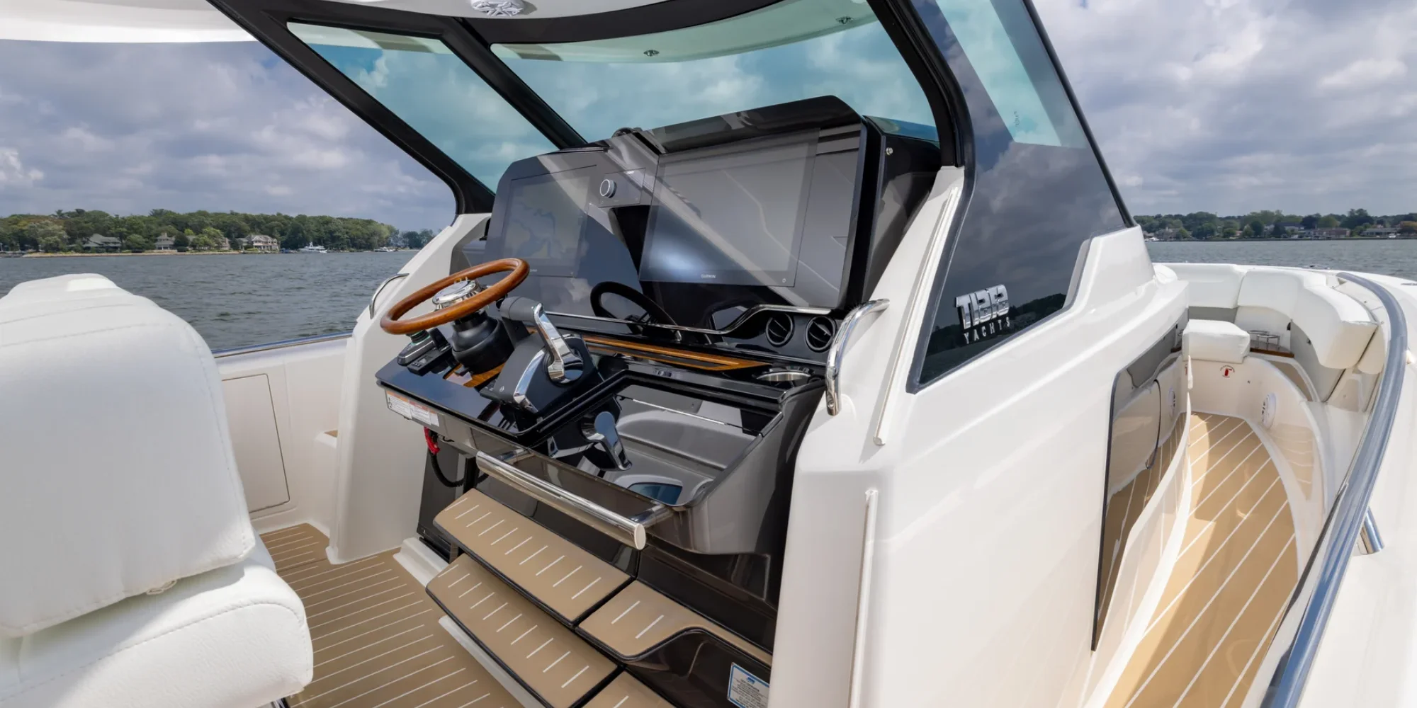 2026 Tiara Yachts 39 LS Image Thumbnail #7