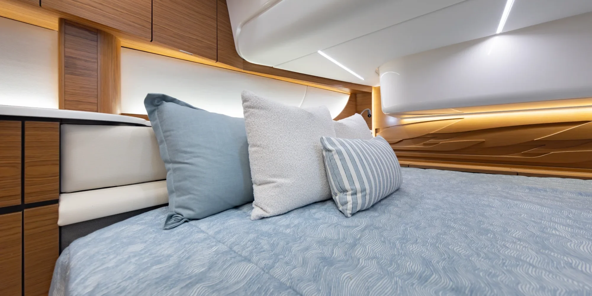 2026 Tiara Yachts 39 LS Image Thumbnail #10