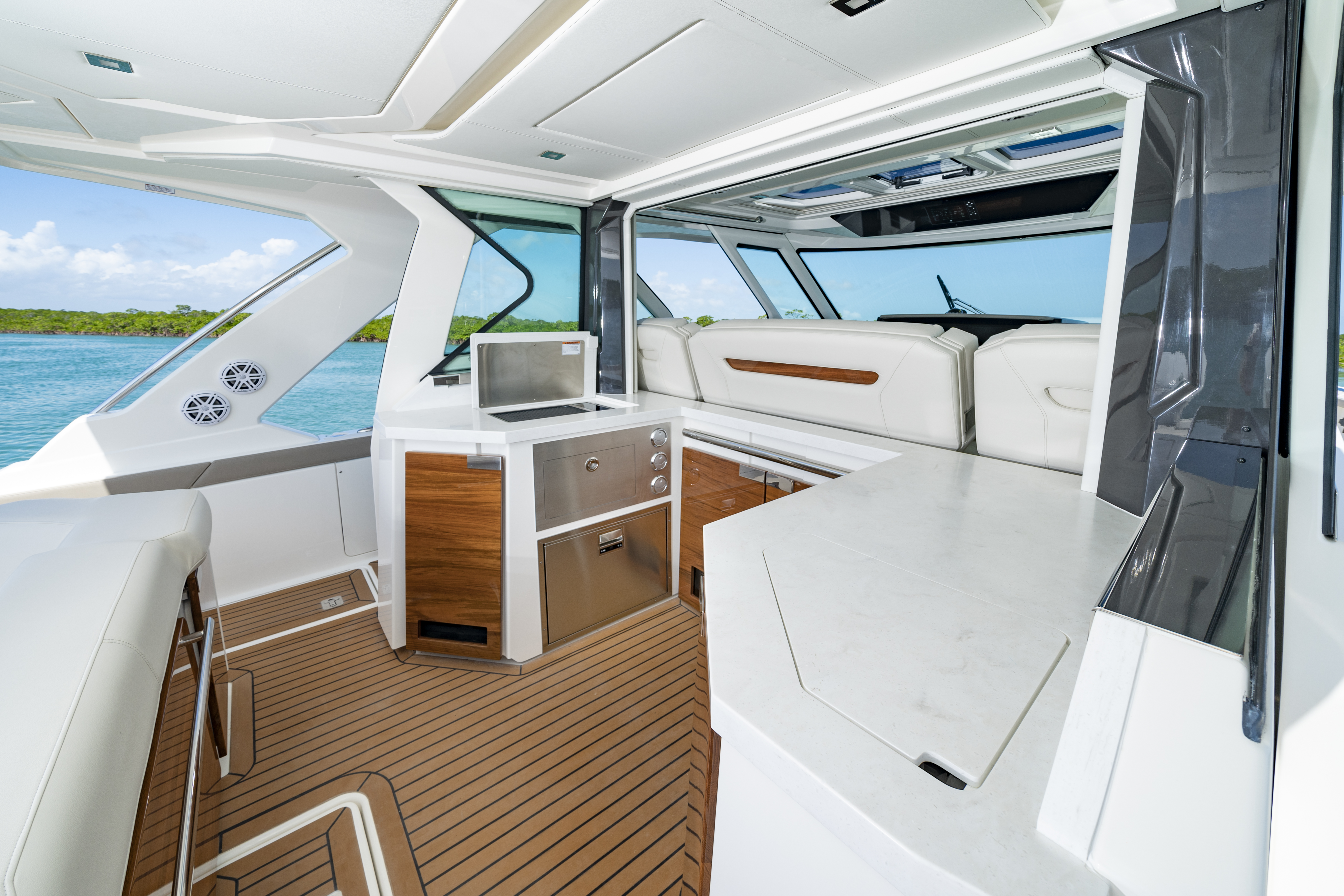 2026 Tiara Yachts 48 LS Image Thumbnail #7
