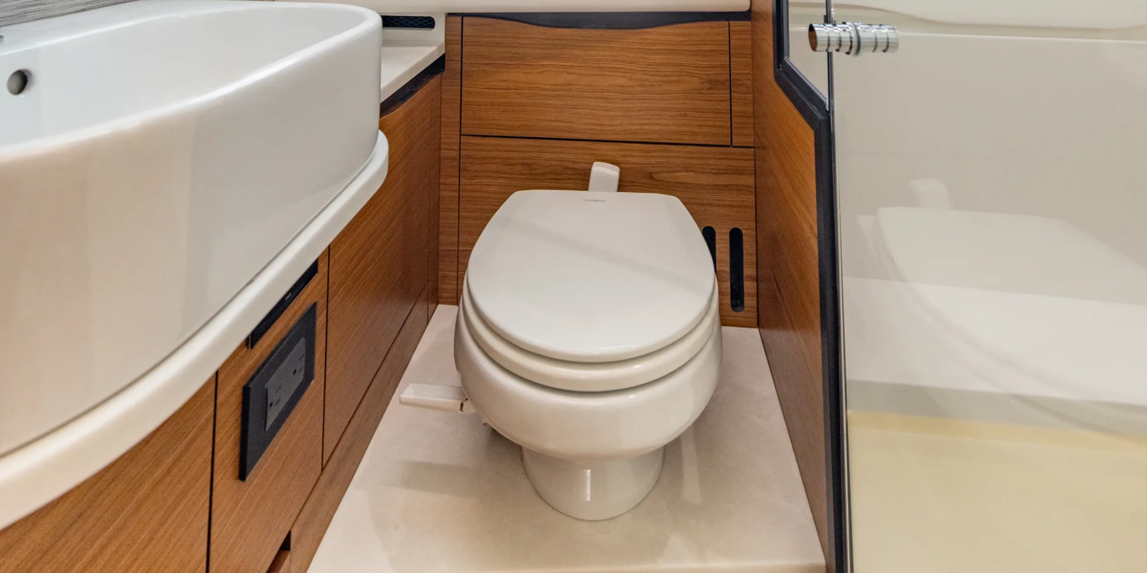 2026 Tiara Yachts 39 LE Image Thumbnail #15