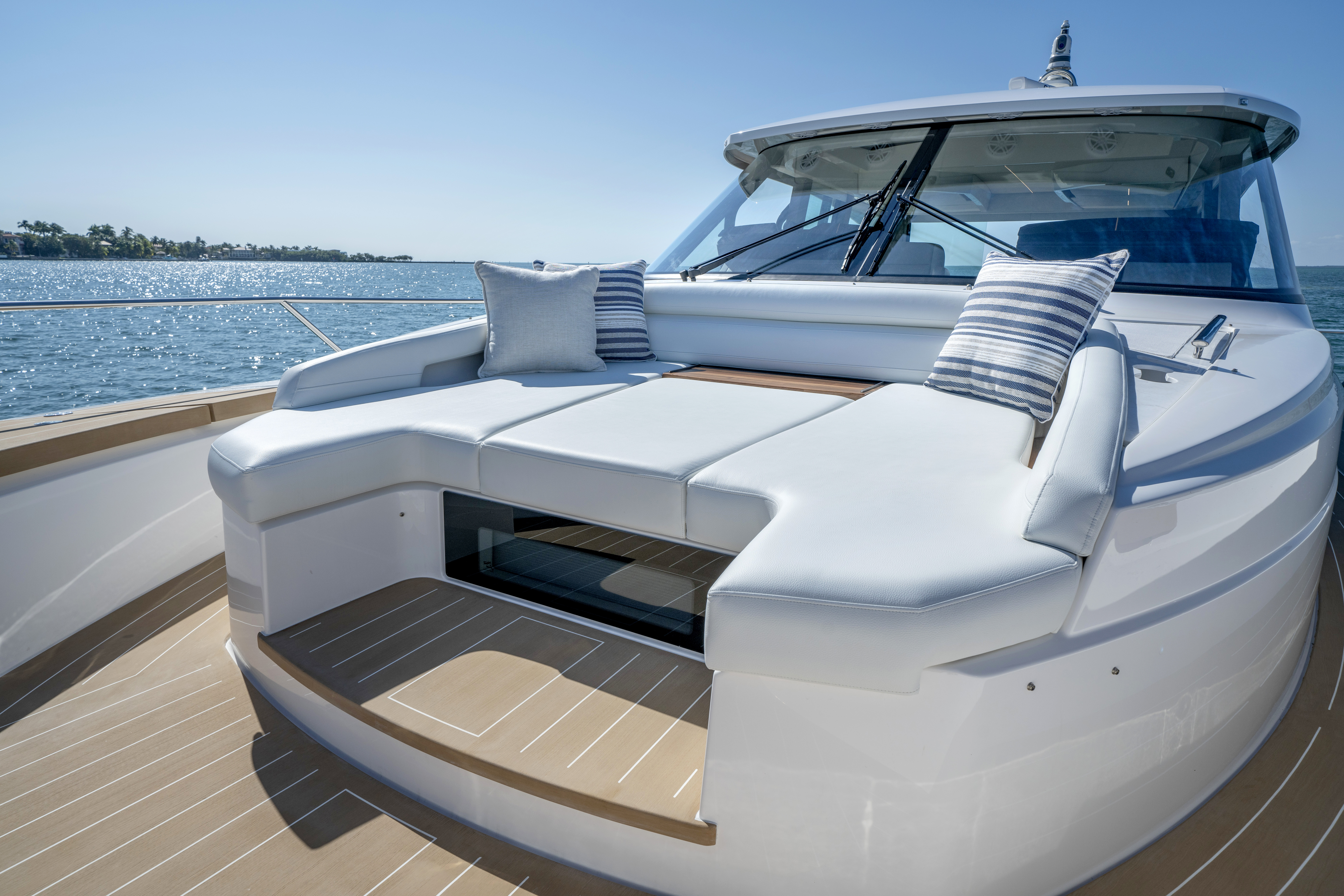 2026 Tiara Yachts 60 EX Image Thumbnail #6