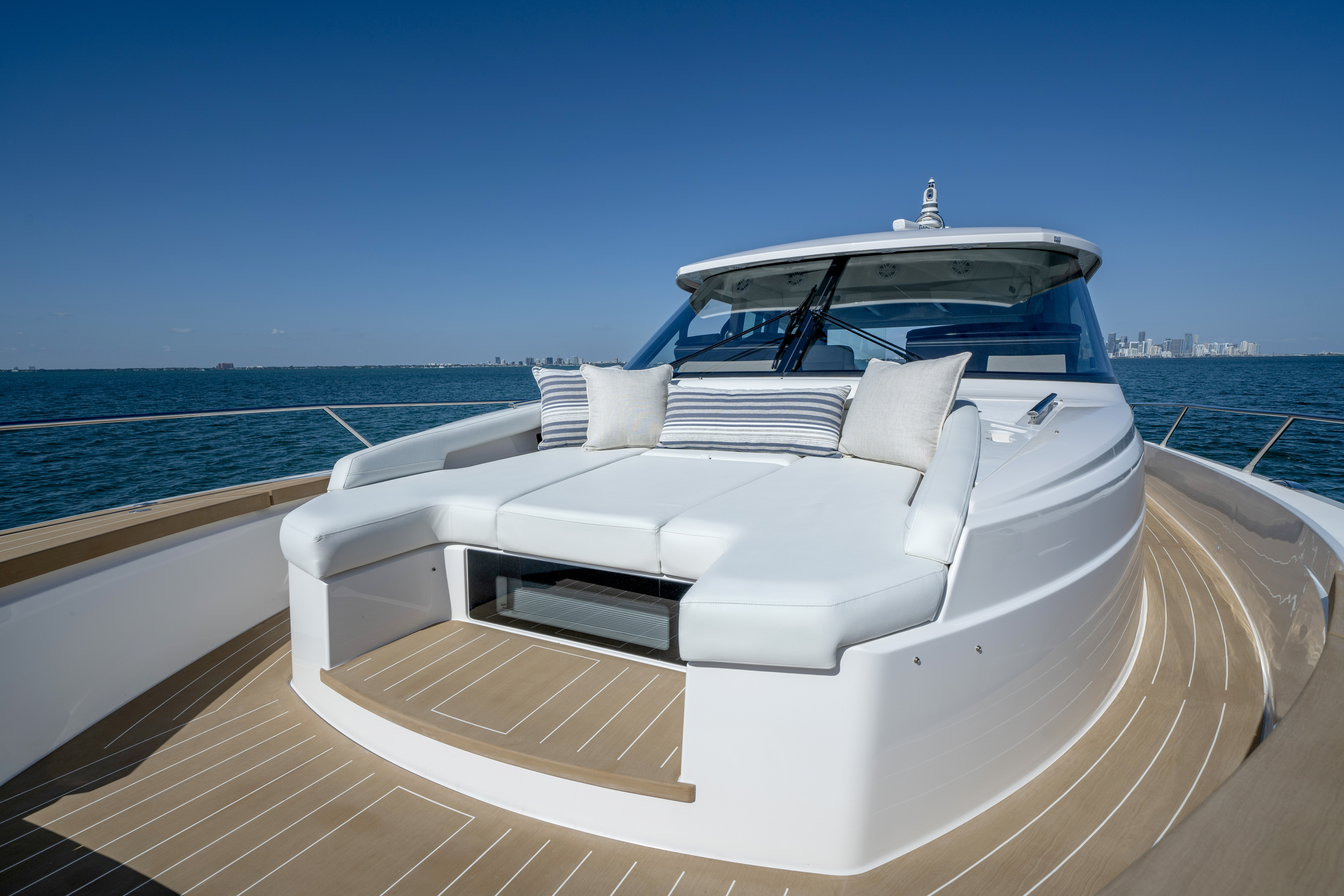 2026 Tiara Yachts 60 EX Image Thumbnail #4