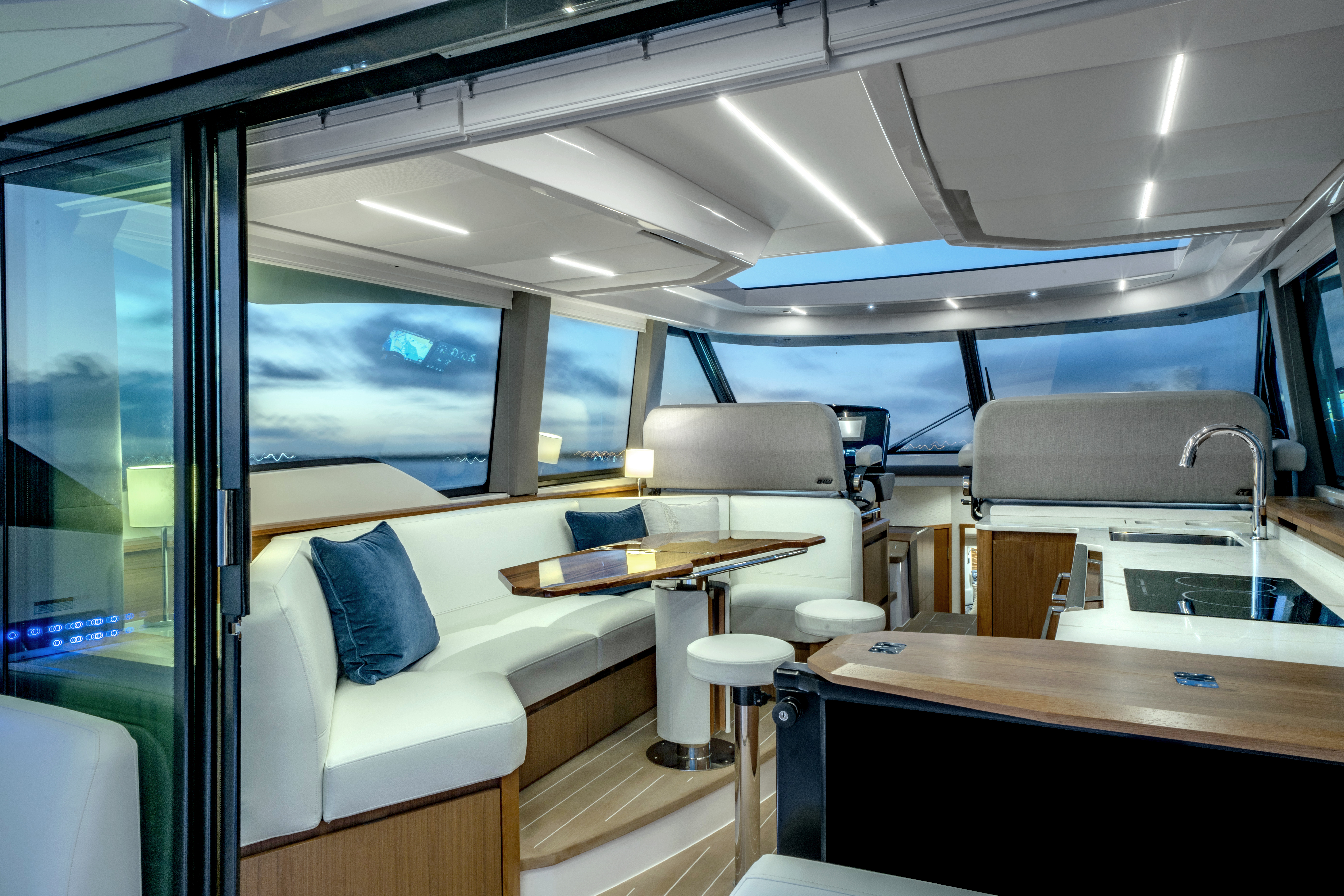 2026 Tiara Yachts 60 EX Image Thumbnail #13