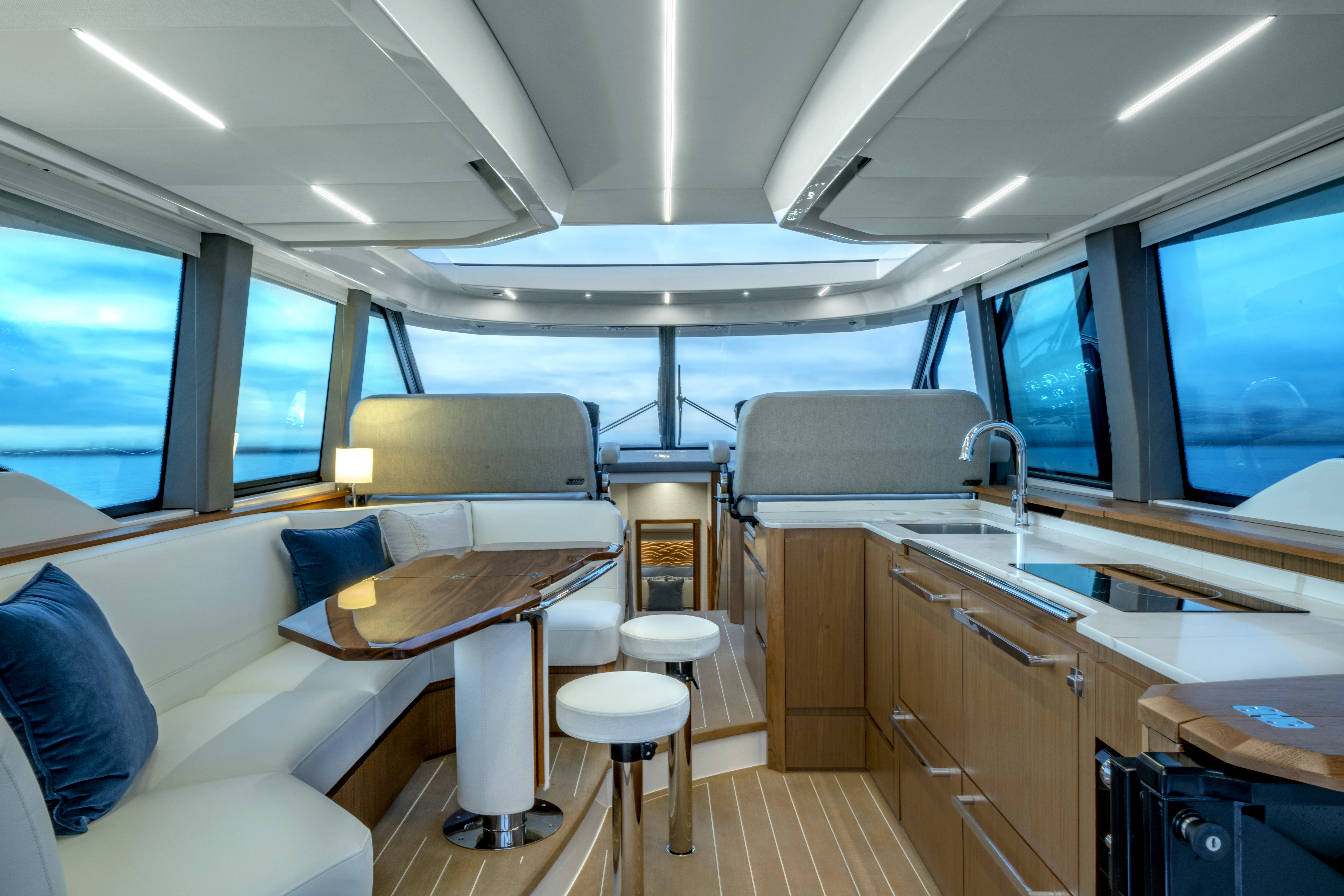 2026 Tiara Yachts 60 EX Image Thumbnail #15