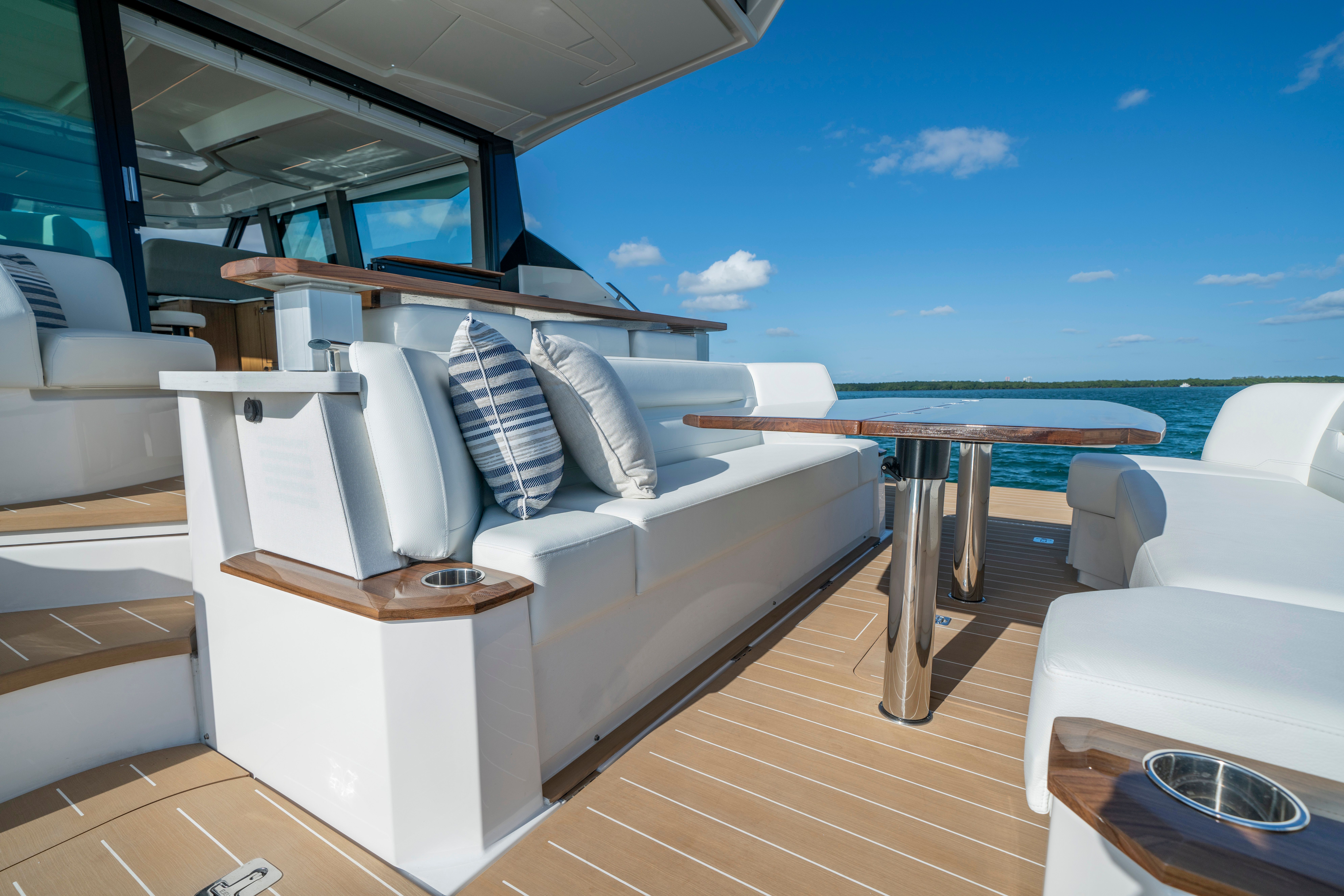 2026 Tiara Yachts 60 EX Image Thumbnail #11