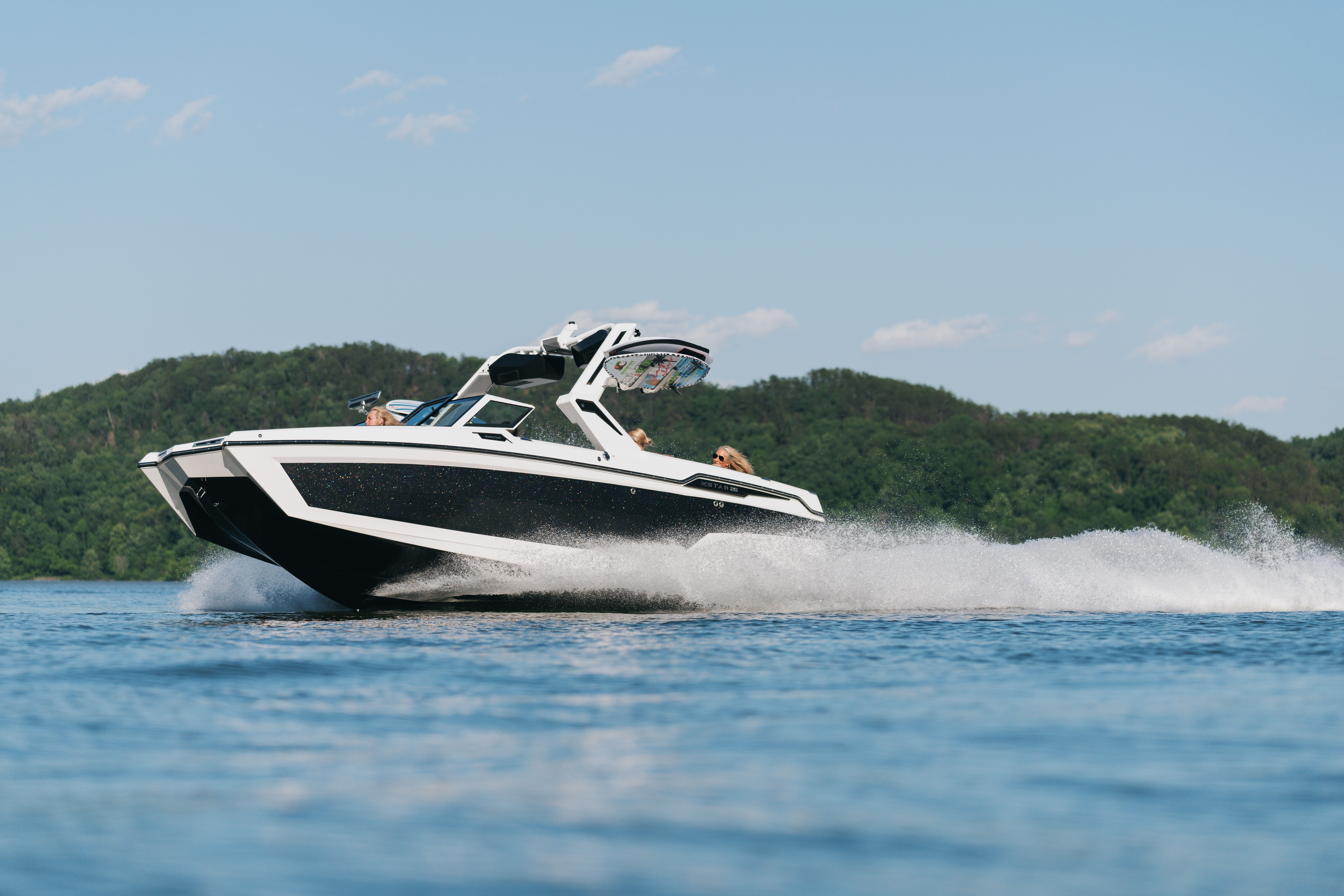 2026 Mastercraft XStar 25 Image Thumbnail #0