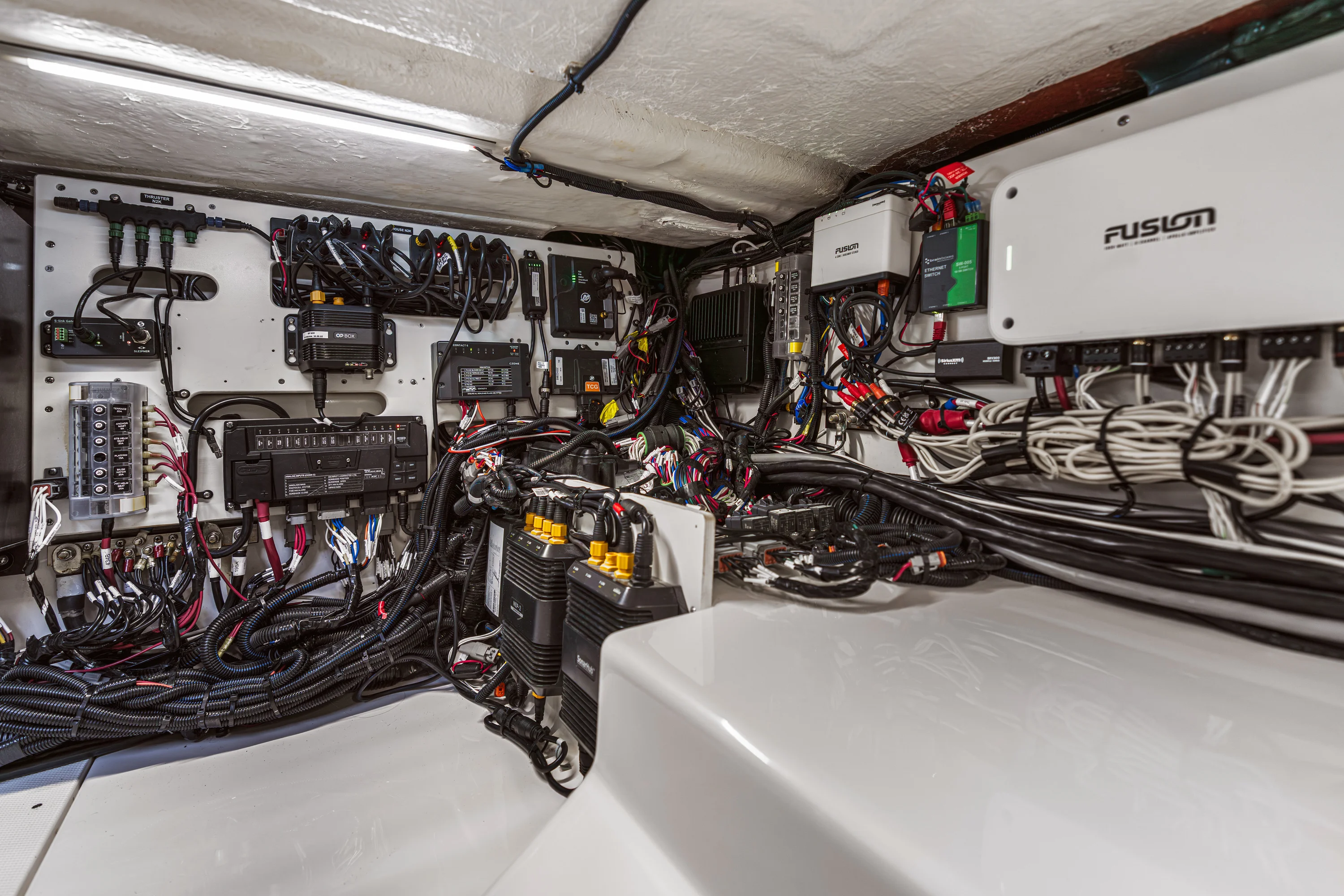 2026 Sea Ray SLX 360 Outboard  Image Thumbnail #61