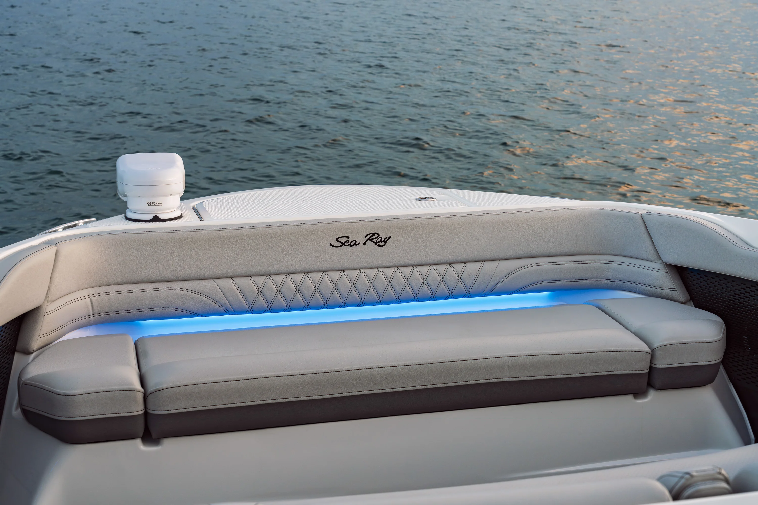 2026 Sea Ray SLX 360 Outboard  Image Thumbnail #16