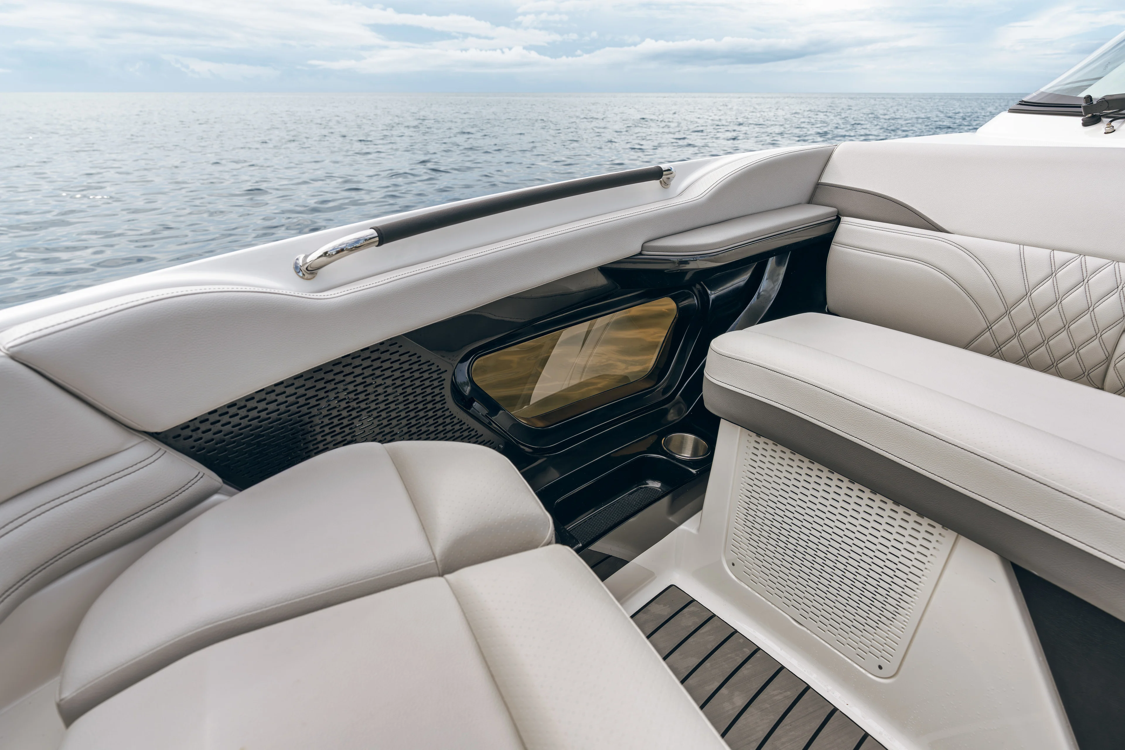 2026 Sea Ray SLX 360 Outboard  Image Thumbnail #51