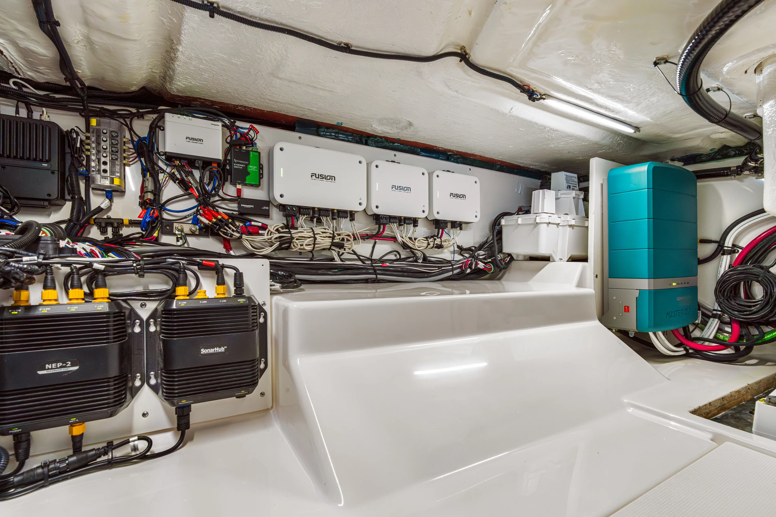 2026 Sea Ray SLX 360 Outboard  Image Thumbnail #60