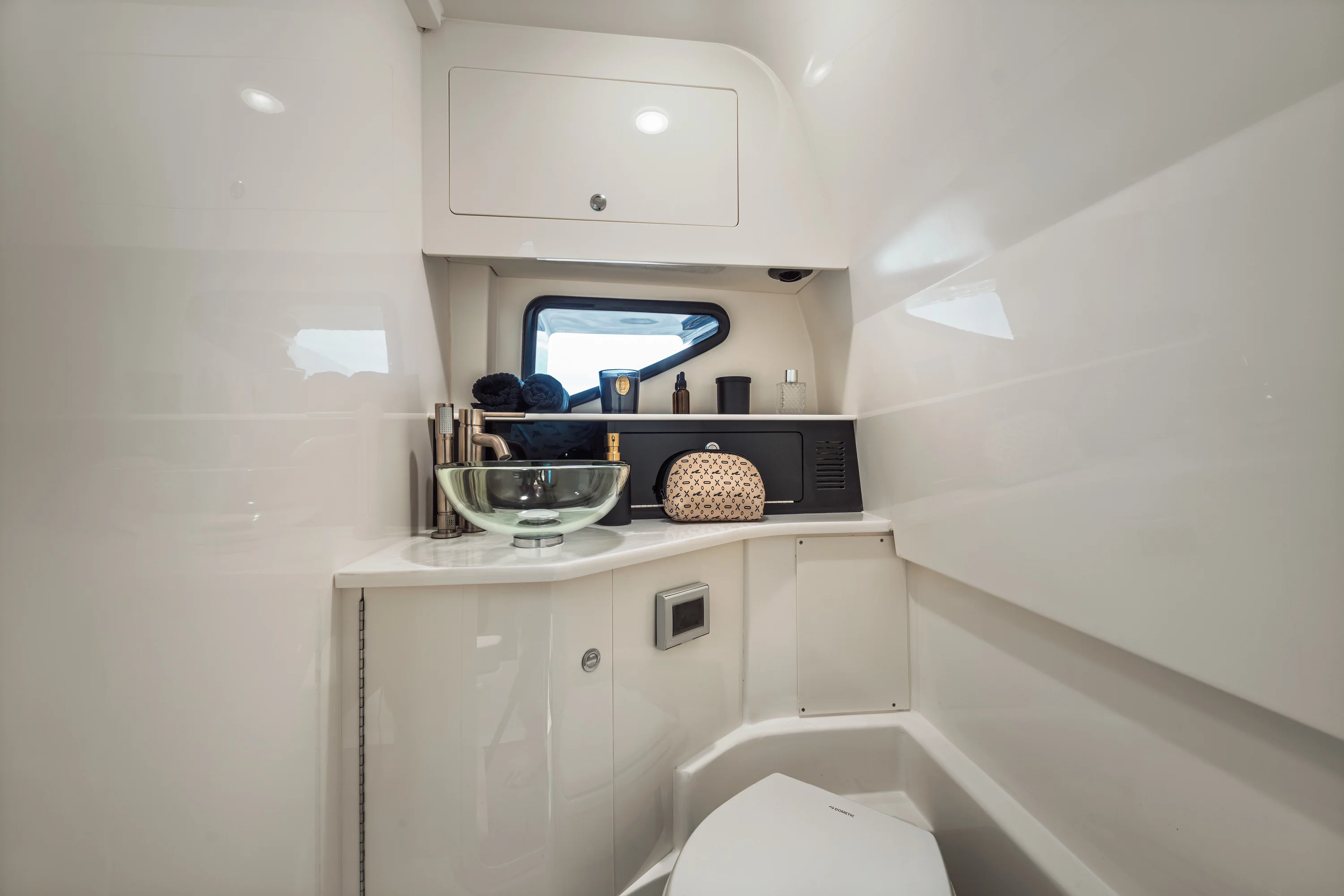 2026 Sea Ray SLX 360 Outboard  Image Thumbnail #57