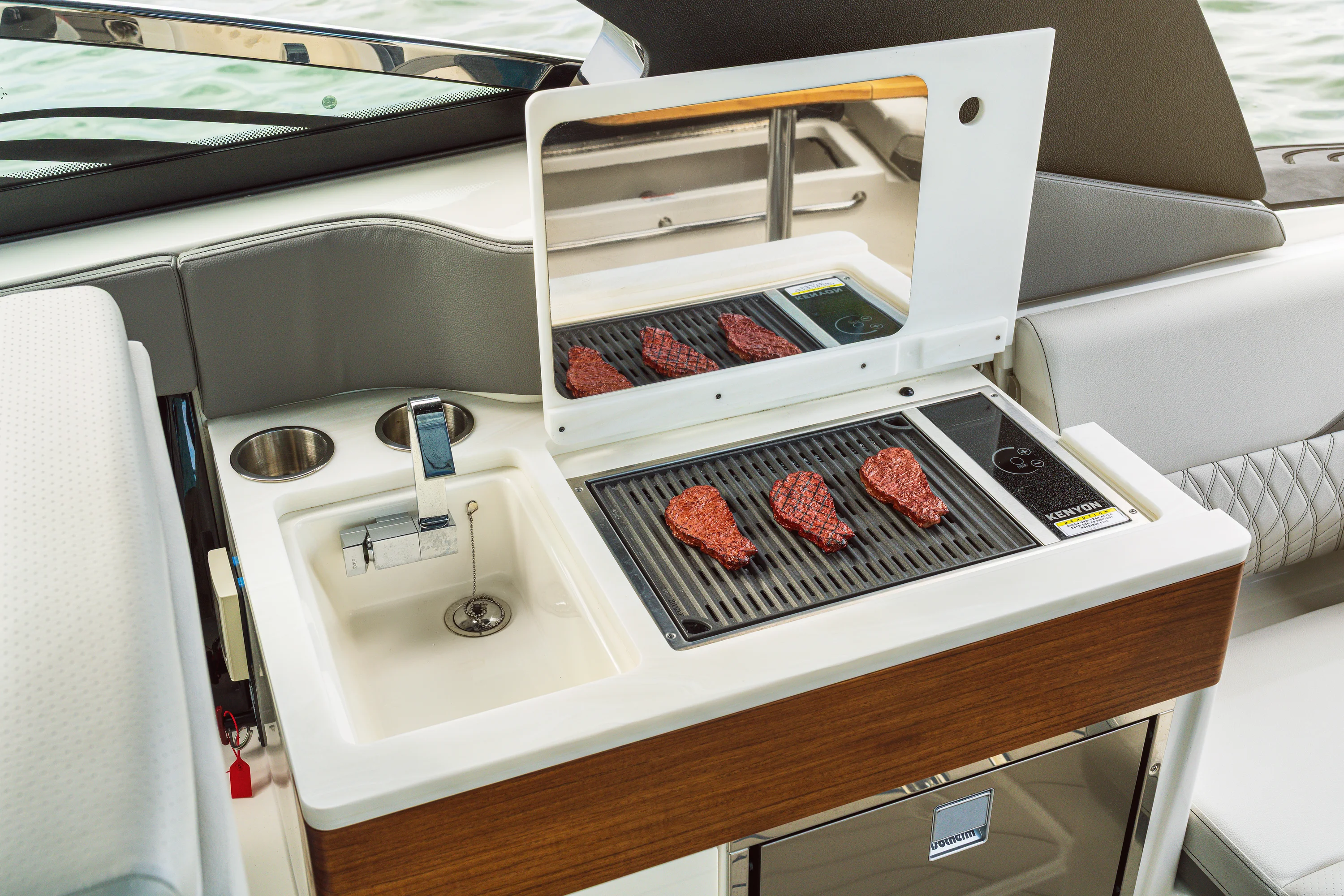 2026 Sea Ray SLX 360 Outboard  Image Thumbnail #26