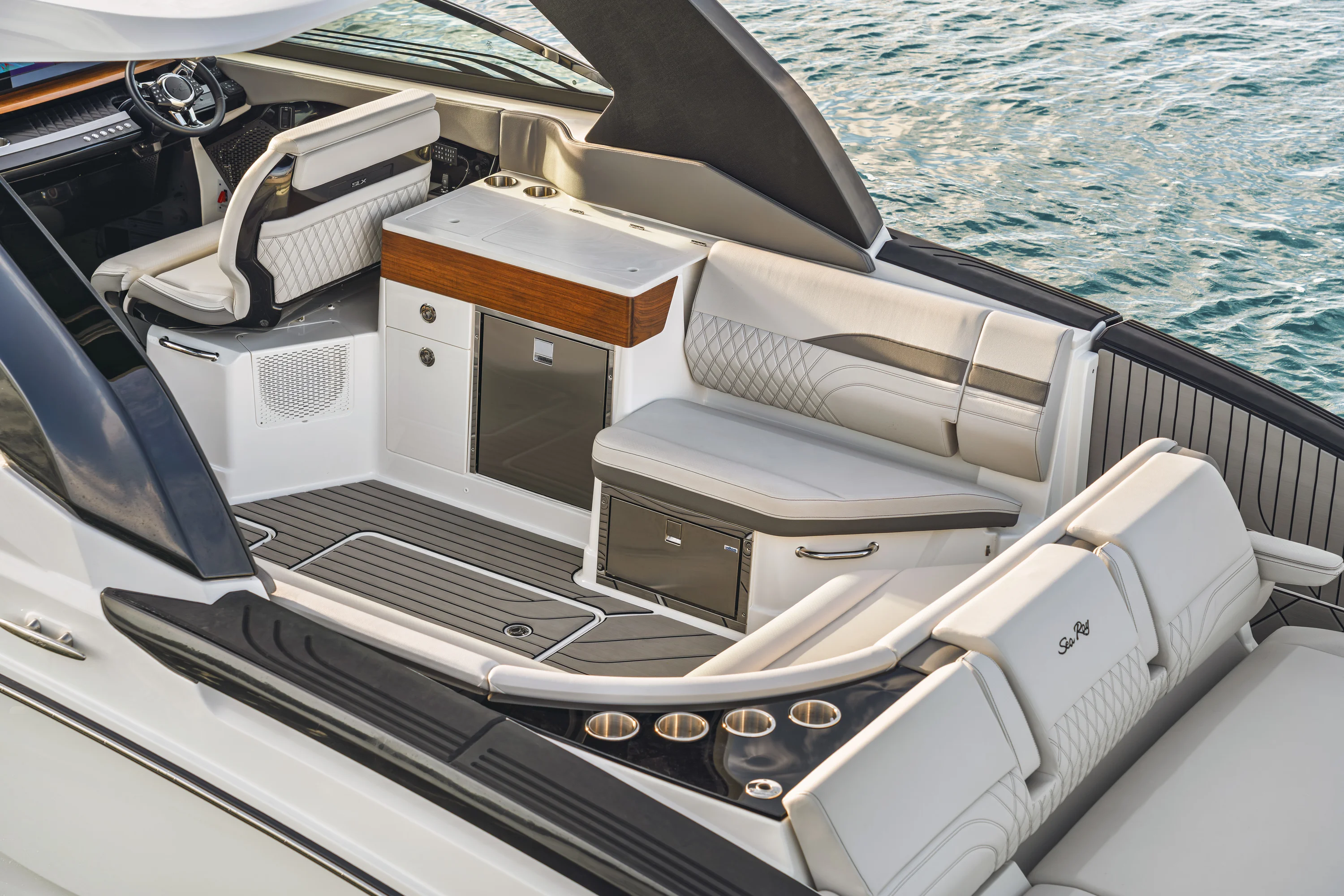 2026 Sea Ray SLX 360 Outboard  Image Thumbnail #21