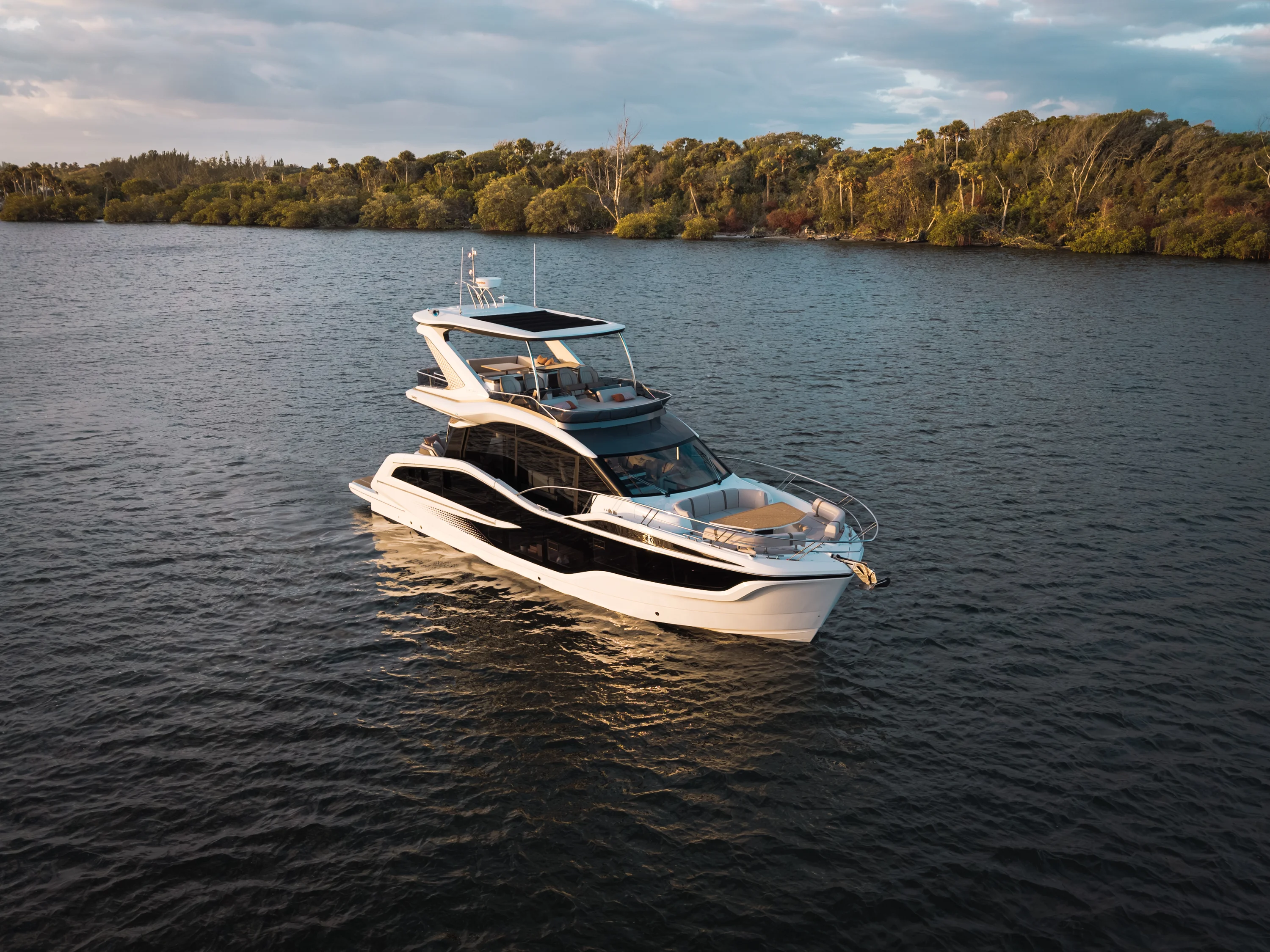 2026 Galeon 520 FLY Image Thumbnail #6