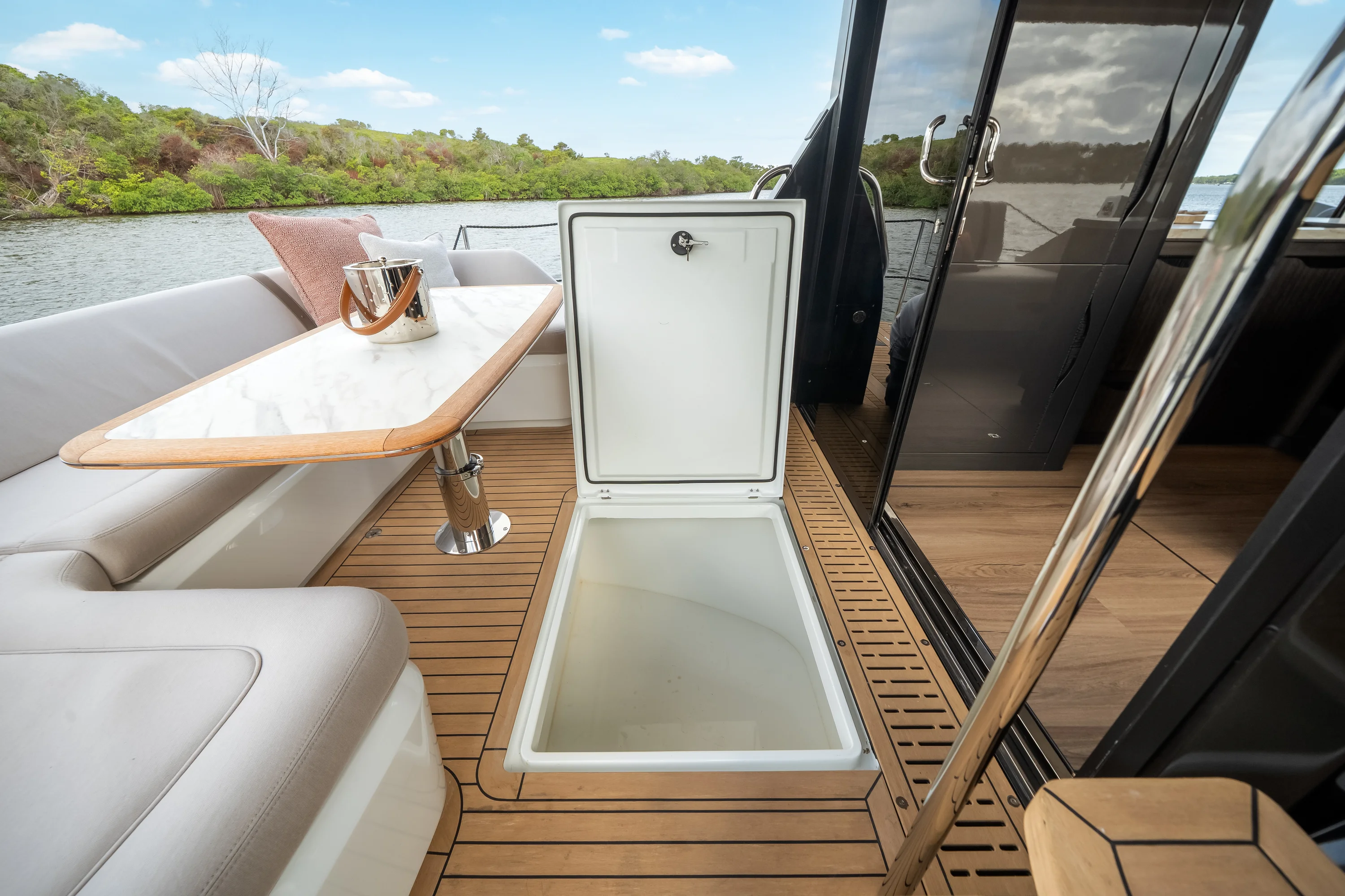 2026 Galeon 520 FLY Image Thumbnail #75
