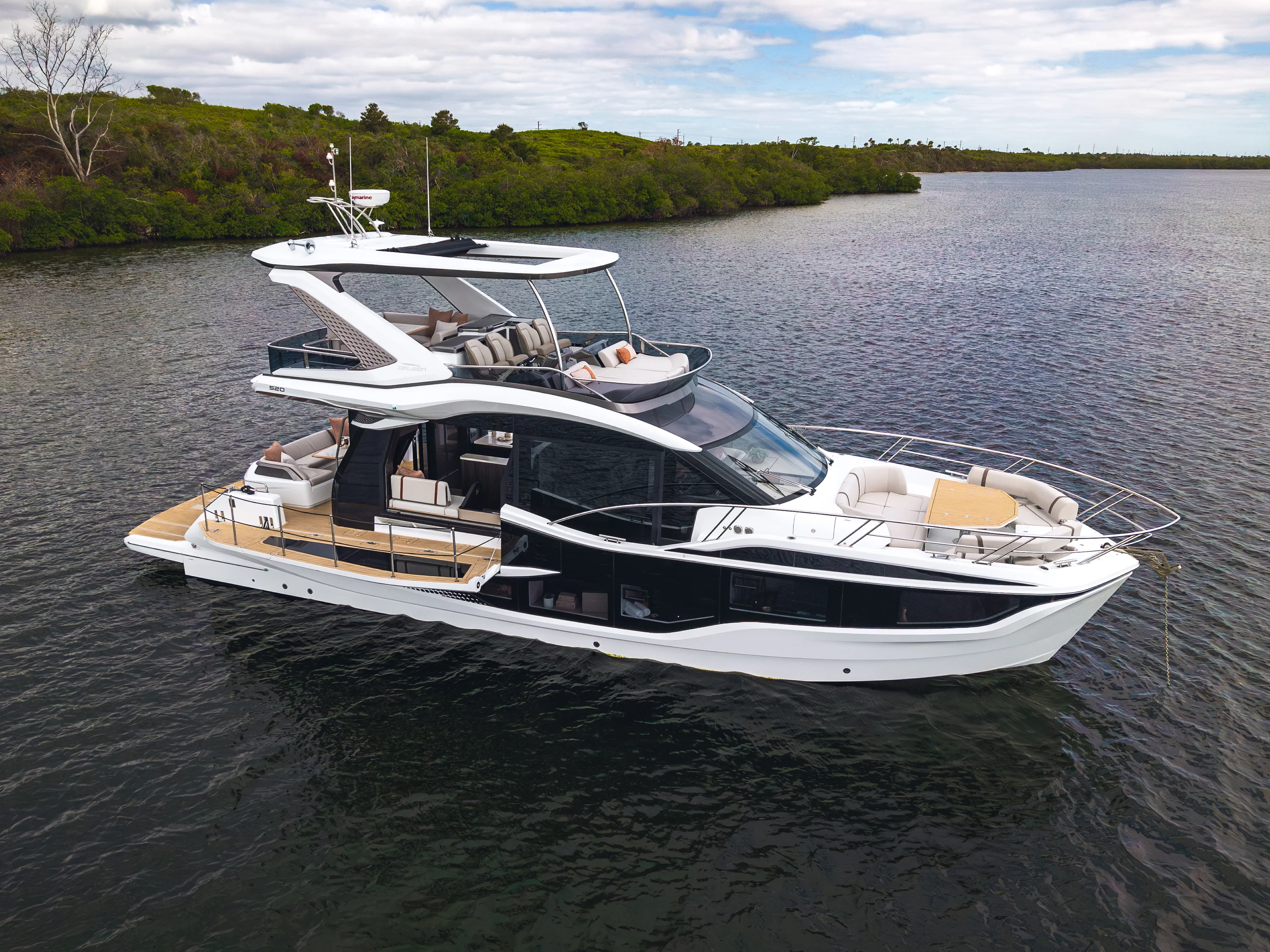 2026 Galeon 520 FLY Image Thumbnail #10