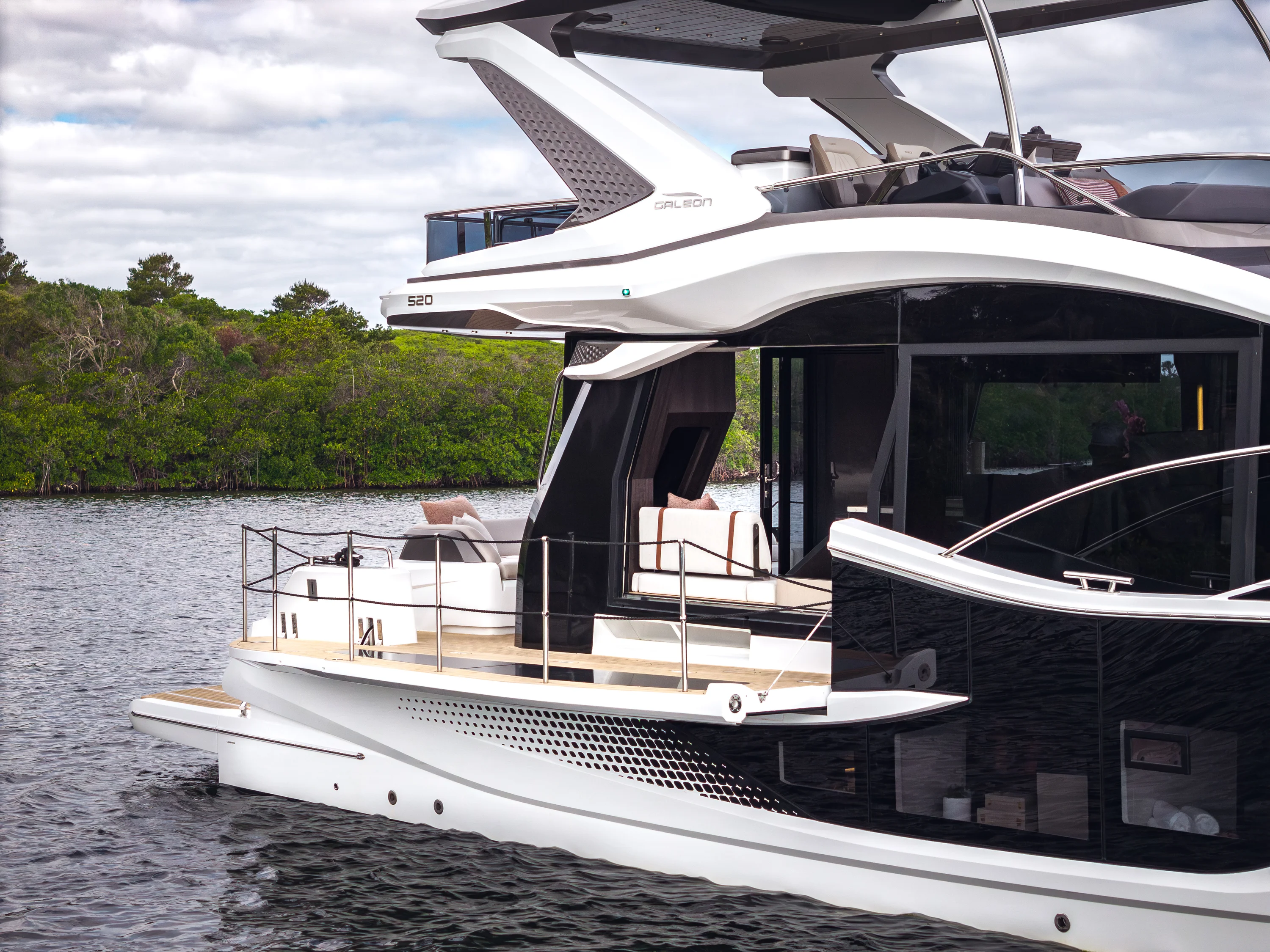 2026 Galeon 520 FLY Image Thumbnail #11